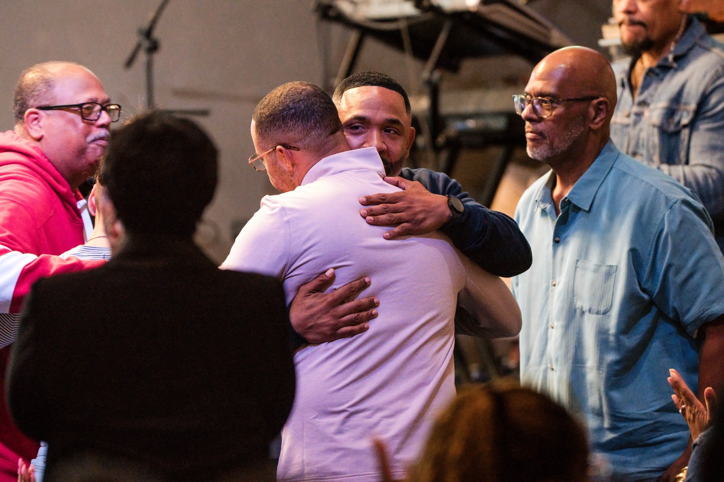 What an incredible time we had in the Lord this morning!
Pastor Mike ministered a message titled, “I May Be Crippled, But I’m Still Called” reminding us that God still has a purpose for us despite our flaws! Family often times when we find ourselves under attack, it’s because the enemy sees our POTENTIAL and deems us as threats to the Kingdom of Darkness. We can’t allow shame, trauma and doubt to keep us bound. It’s time that we rise up to the CALL from the KING OF KINGS and recognize that He has MORE for us!
How blessed are we to have each and every one of you partnering with us in all that The Lord is doing at the City of Grace🙌🏾🙌🏿🙌🏼 And even more so as we welcome everyone who joined our church family today!
_
#CityOfGrace614 #COG614 #PlaceOfGrace #AnointedButFlawed #ThinkBigger