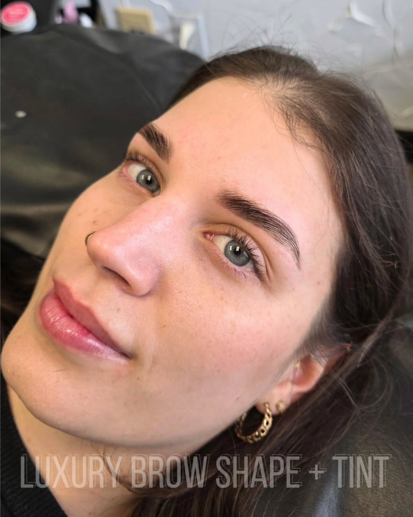๐ค ๐๐๐
๐๐ฟ๐ ๐๐ฟ๐ผ๐ ๐ฆ๐ต๐ฎ๐ฝ๐ฒ + ๐ง๐ถ๐ป๐ ๐ค
Beautiful, soft, and natural results ๐
By shaping her brows, filling in the sparse areas, and giving her some definition, her brows now frame her features perfectly!