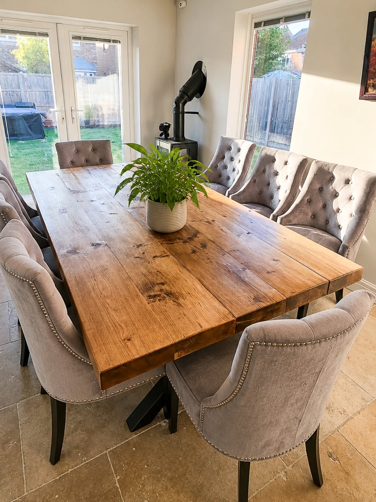 This reclaimed dining table is all about bringing warmth and character into the home. Finished in rich dark oak with plenty of natural grain and detail still showing through.
Built by hand and made to last for years of family meals, coffee mornings, and everything in between.
.
.
#darkoak #carpentry #bespokefurniture #diningtable #reclaimedwood
