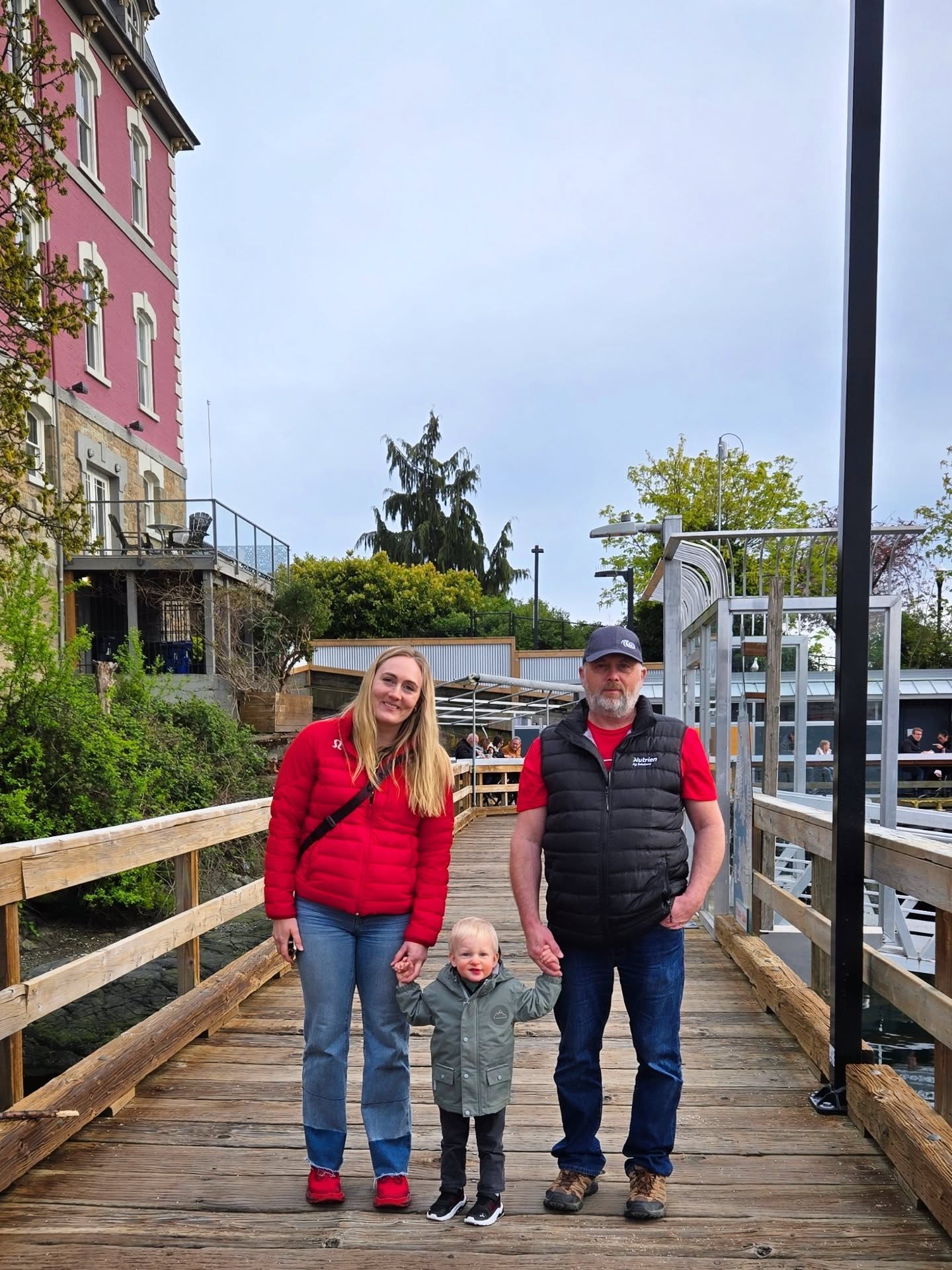 Family vacation (PT 2) 💛
This was the first trip I got to do with my nephew and I loved seeing the world through his eyes - the gift of discovery, and joy in the littlest of things.
My heart is full.
I'm so grateful for moments like this and the blessing of family 😊
#sleighallday #family #explorecanada #vancouverisland