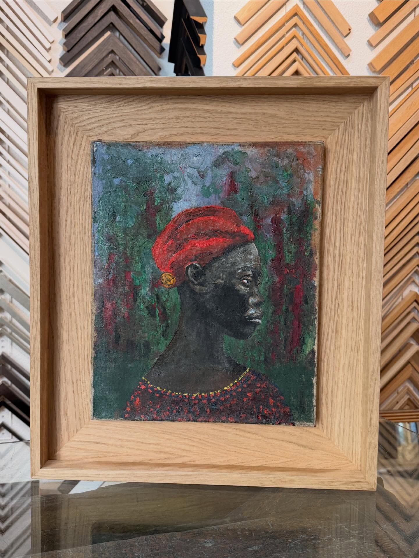 L’œuvre, entière, sans aucun compromis. 🖼️
Fabrication spéciale en chêne massif. Nous avons choisi avec le client un montage flottant en caisse américaine pour laisser apparaître l’œuvre dans son intégralité.
🇬🇧 The artwork, in full, without compromise. 🖼️
Custom-made in solid oak. Together with our client, we chose a floating mount in an American box frame to showcase the piece in its entirety.
#encadrement #artisanat #interiordesign #framing #cadre