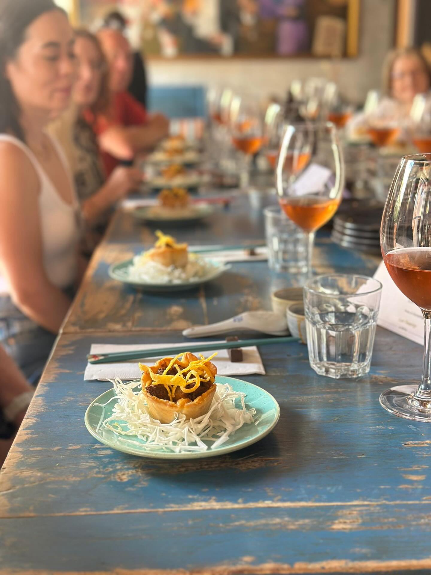 Give your mum a bunch of rosĆ©s she can actually drink this Motherās Day! š„āØ
Weāre hosting a special RosĆ© & Dumplings session on Sunday, May 10th, and itās our very last one until summer. Weāre serving up five delicious courses of handmade dumplings paired perfectly with crisp rosĆ© wines. š„š
This isnāt just for the mums though, if youāre a fan of pink wine and dumplings, youāre more than welcome to join the party.
Spaces are limited and this is your last chance for a while, so grab your tickets at the link in our bio before theyāre gone!
#seeyouintwenty