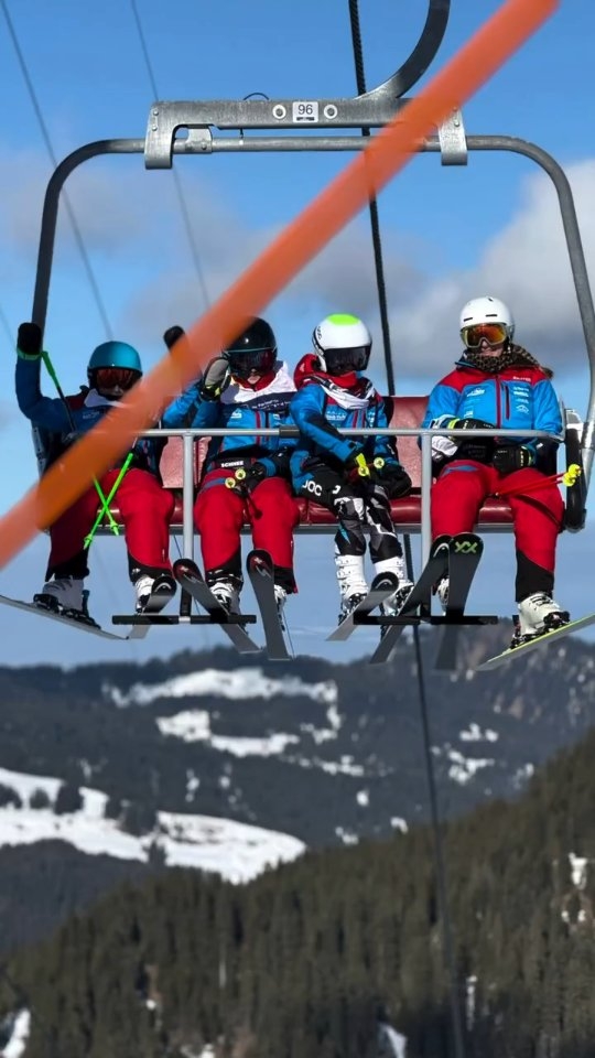 Saison 2025/26 – Klappe zu 🎬
Was für ä Winter🤩❄️
Vollgas, starchi Resultat & viel blibendi Momänt uf em Schnee❄️
Mit all denä Erinnerigä im Gepäck gaht’s jetzt i d’Summersaison☀️😎
Ski sind churz parkiert & d’Summer-Highlights stönd scho i dä Startlöcher💪🏼🤩
Äs grosses Dankeschön a üsi Crew hinder dä Kulissä - Trainer, Elterä, Sponsorä, Supporter, Hälfer & Fans 🤝🏼
Ohni üch wär sonä tolli Saison gar nid möglich gsi🙌🏼
& vor allem au a üsne coole JO Kids, wo mit so viel Freud & Motivation uf de Ski stönd🤩
Mir freued üs jetzt uf ä schönä Summer & träumed scho wieder vom nächste Winter😉❄️🤝🏼
#sunnäcreme #abfahrtshocke #gpmigrosgwünner #schoggimelange #powderdays