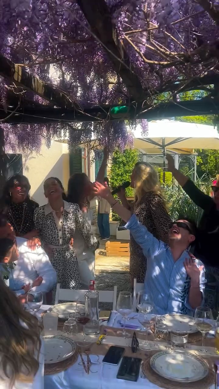 40… or simply 20 + 20 ✨
Carola & Elena celebrating life, friendship, and beautiful moments together.
Under a blooming wisteria, on a sunlit day at Villa Sofia.
Where elegance meets joy, and memories are made to last.
#40 #friends #weddingvenue #birthday