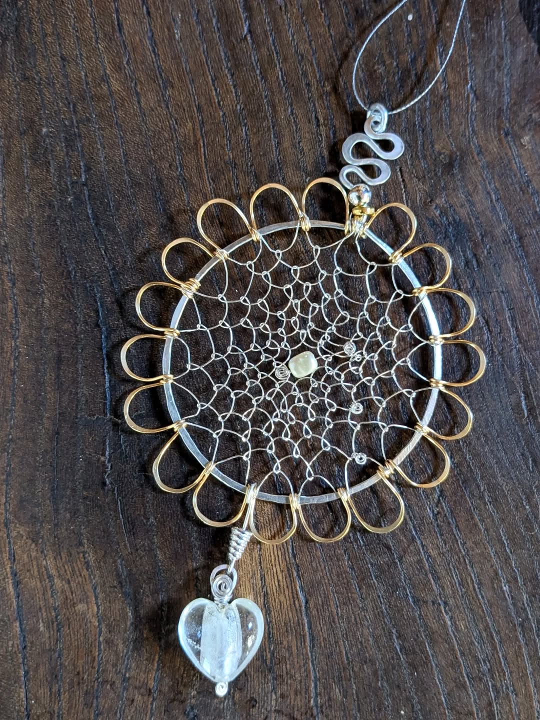 Wire Dreamcatcher Decoration
#@artinjunekent #wirejewelleryhandmade #dreamcatcher #handcrafted #wirejewelry