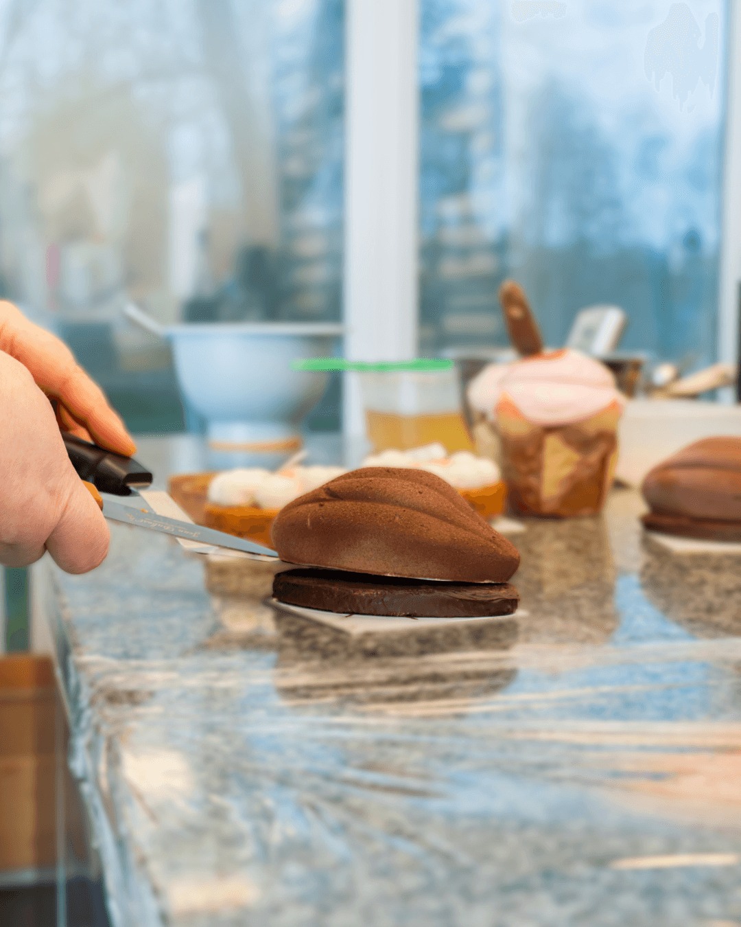 ✨ De l’atelier à la gourmandise… nos créations te surprennent à chaque étape !
🧁 La pâtisserie de Rebecca
📍 Salon de thé « Les Herbes Folles », 46 rue de Chartres, 91410 Dourdan
🕰️ Mer–Dim : 9h30–19h00