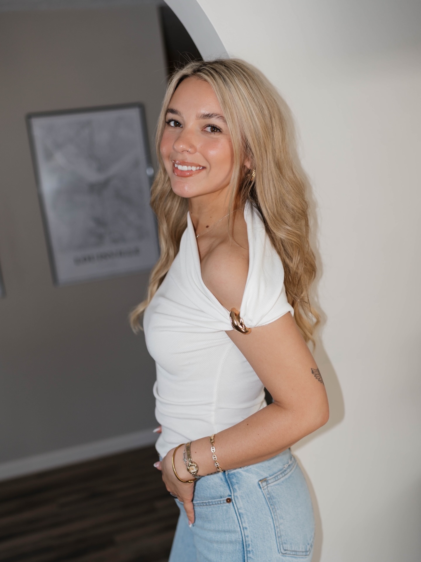 Hats, heels, and a fresh face 🏇✨
Derby isn’t the time to skip your glow-up! Facials, lashes & brows get booked before spots are gone. You deserve to walk in turning heads 🌹
Book with the link in our bio!
#louisville #kentuckyderby #louisvilleskimcare #louisvillefacial