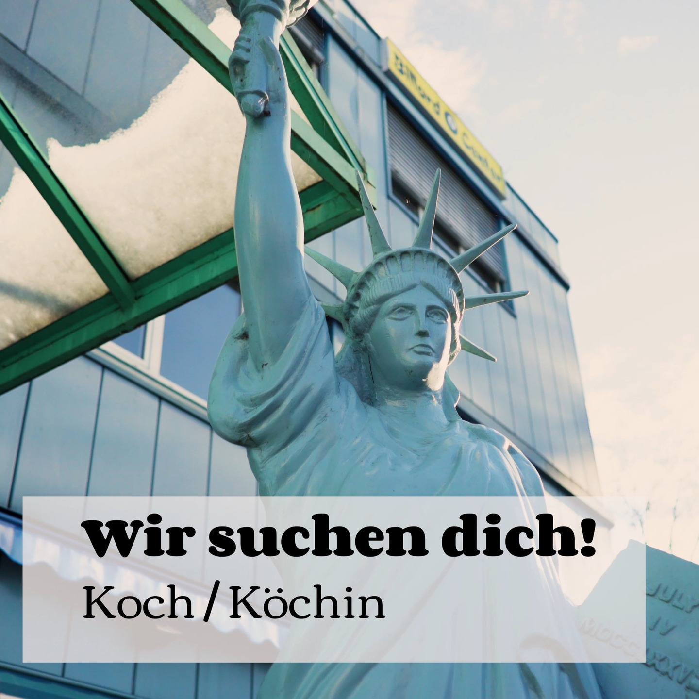 Wir suchen Verstärkung in der Küche! 👩🍳🍔
Für unser Team suchen wir eine*n Koch / Köchin (40–60%).
Du arbeitest gerne in einem lebendigen Betrieb, behältst auch in stressigen Momenten den Überblick und hast Freude daran, gutes Essen zuzubereiten? Dann passt du perfekt zu uns! 🔥🍔
👉 Was dich erwartet:
Ein cooles Team, abwechslungsreiche Arbeit und ein Arbeitsplatz mitten im Diner- & Billard-Vibe.
👉 Interesse?
Sende uns deine Unterlagen an info@newyorkcafe.ch!
#Job #KochGesucht #Gastro #Reinach #Kochjob