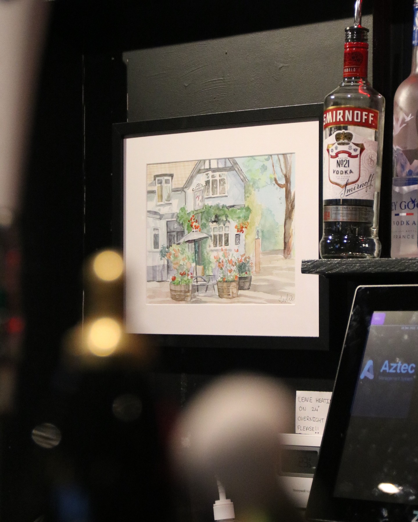 Modern luxury with a local touch. Nestled in the heart of the village, our Brockham venue combines sleek design with the warmth of local hospitality. The perfect walkers destination.
Book via the link in our bio 🔗 #thegrumpymole #brockham #greatfood #surreypub