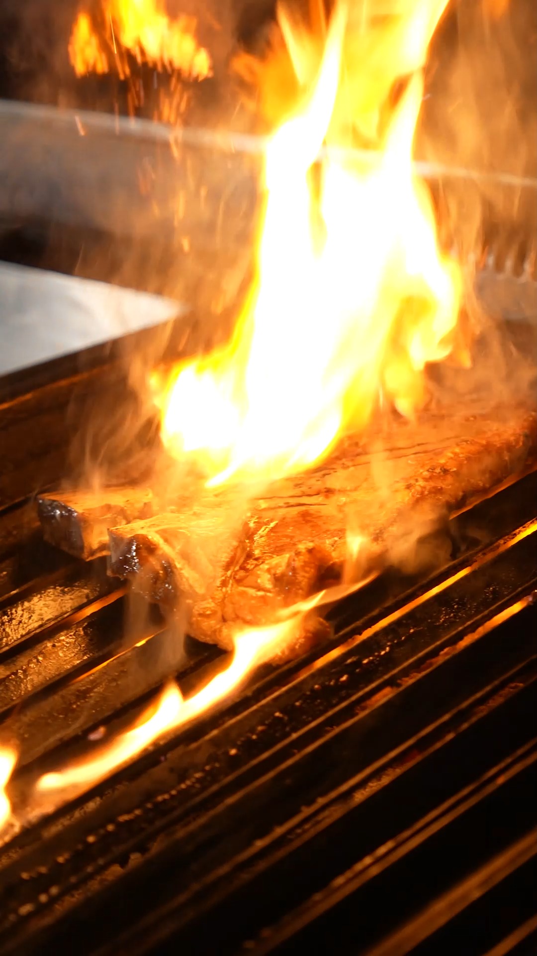 Ha a steak nálad nem csak étel, hanem rituálé, akkor jó helyen jársz 🤩🥩🔥 Várunk Budapesten a La Pampa Steakhouseban, a Bajcsy-Zsilinszky út 23 szám alatt! 👌🍽️🌐
#lapampa #steakhouse #budapest #steak #étterem #restaurant #étteremajánló #élmény #várunkszeretettel