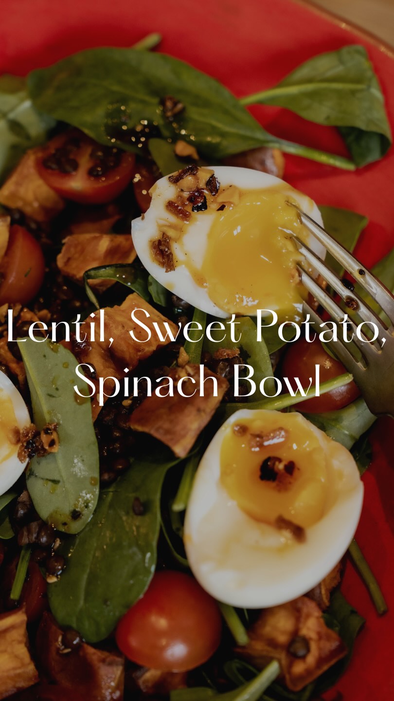 A lentil, roasted sweet potato & spinach bowl that’s nourishing, filling and perfect for these warmer days ☀️
Perfect for quick lunches or easy weeknight dinners 👇🏼
Serves 2
Ingredients
• 180g cooked lentils
• 2 sweet potatoes cubed
• handful of cherry tomatoes, halved
• 2 large handfuls spinach
• 4 eggs
• 2 tbsp olive oil
• 1 clove garlic, minced
• ½ tsp cumin
• ½ tsp paprika
• Salt & pepper
Method
1. Roast the sweet potato at 200°C with olive oil, salt & pepper for 20–25 mins until soft + golden
2. In a pan, sauté garlic, then add lentils, cumin + paprika and warm through
3. Stir in tomatoes + spinach
4. Cook your eggs how you like
5. Mix it all together with a good squeeze of lemon and a good glug of olive oil.
I also love adding feta and fresh herbs!
So simple, so nourishing… and one you’ll come back to again and again 🤍
Save for later & let me know if you try it!
#saladbowl #healthylunchideas #quicklunch