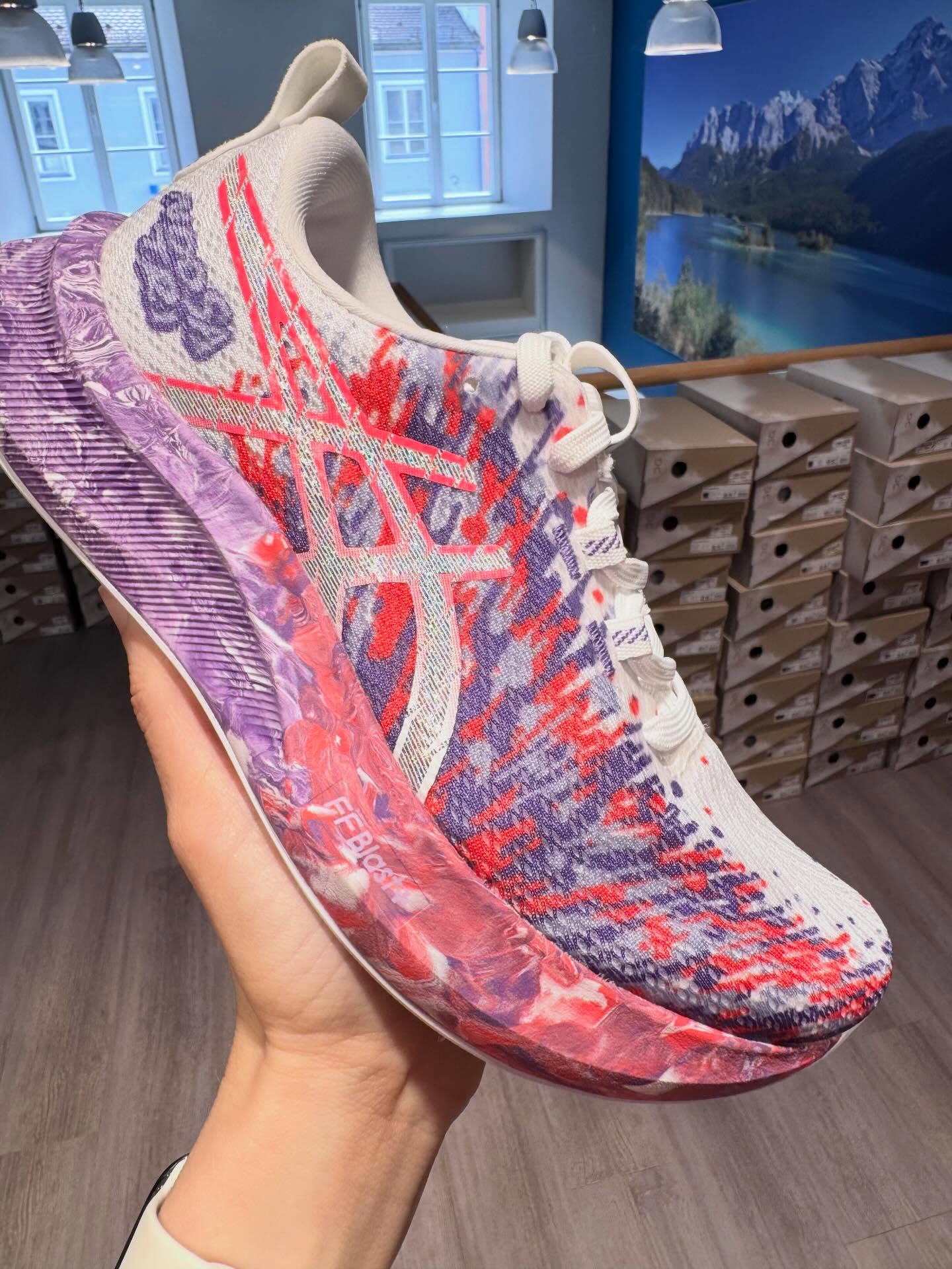 Der Asics Noosa Tri ist längst ein Favorit – und das aus gutem Grund.
Leicht, bequem und mit seinem auffälligen Design ein echter Hingucker – perfekt für deinen Alltag in und um Freising.
✔️ Bewährter Komfort
✔️ Dynamischer Look
✔️ Dein zuverlässiger Daily Sneaker
Entdecke ihn bei Kampa Schuhe in Freising 💙
#asics #asicsrunning #running #laufschuhe #freising