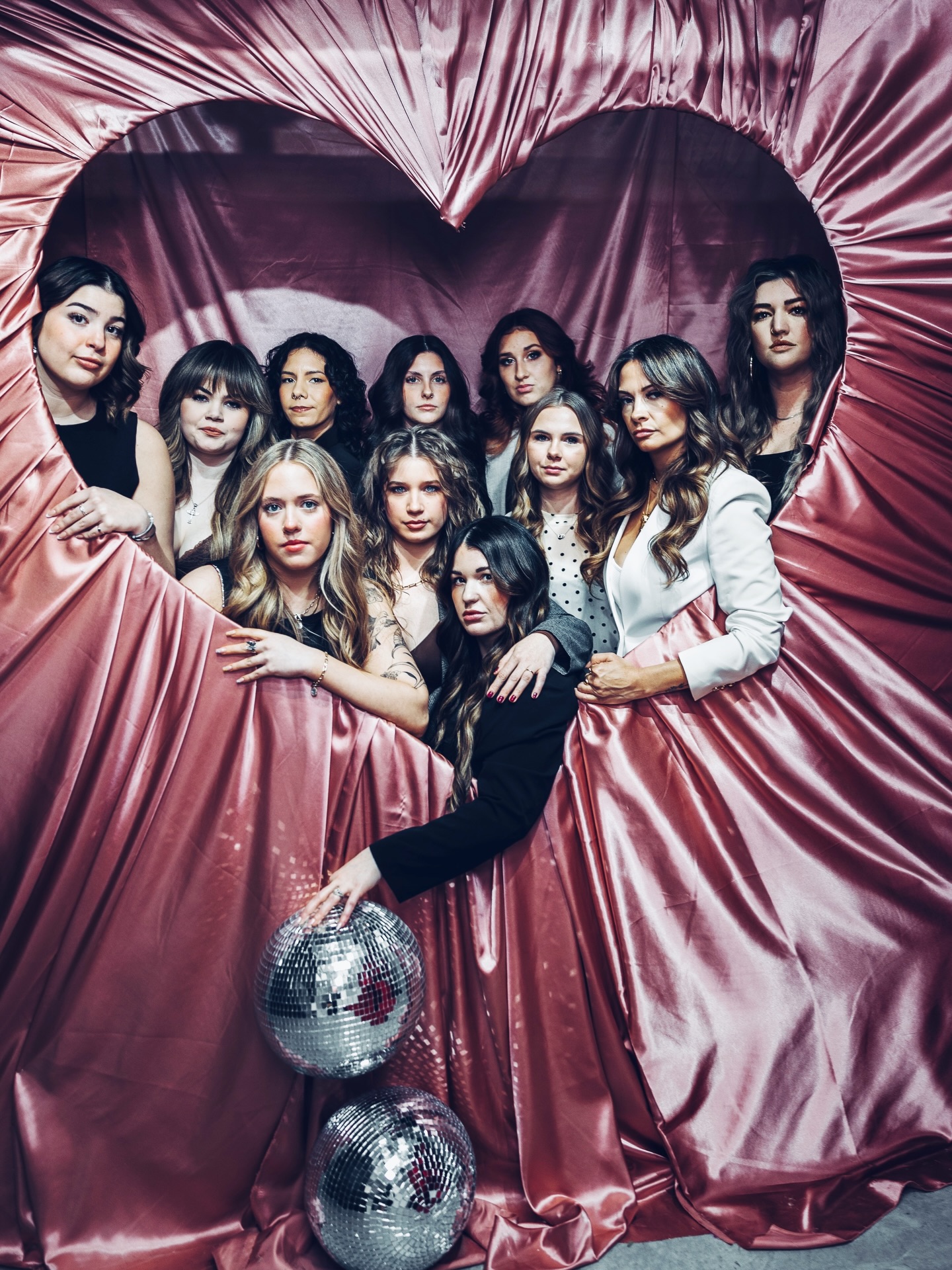 As we approach
L U M I N ‘ S T W O Y E A R A N N I V E R S A R Y
We wanted to showcase our team -
the coolest
most talented
beautiful
collaborative
bunch of weirdos who have come together + made LUMIN what she is today 🍾
@alexmariejos.hair - Salon Owner + Master Stylist
@logannmendoza - Salon Operations Manager
@megandenay - Lead Educator + Master Stylist
@becky_inocente - Front Coordinator
@aurorasprestigiouslooks - Advanced Junior Stylist
@kyleighjadehair - Advanced Junior Stylist
@hairbymari_04 - Junior Stylist
@sophiaannbeauty - New Talent Stylist
@curlup.and.dye_ - Salon Assistant
@lilythestylistx - Salon Assistant
@abbyjanee1407 - Support Staff
More of our photoshoot to come 👀
#brandingphotoshoot #salonteam #avedaartist #hairstudio