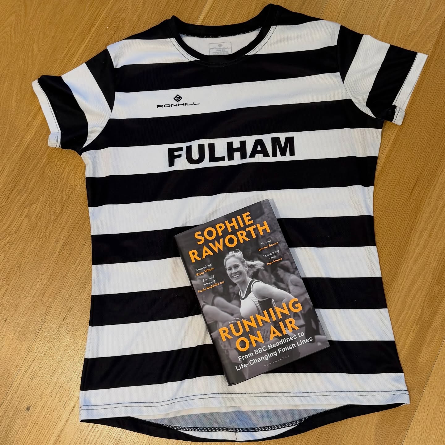 Happy publication day @sophieraworth ๐๐ปโโ๏ธ๐ We canโt wait to read your book and will be cheering you on as you run the London Marathon in stripes on Sunday!
.
#running #runnersofinstagram #socialrunning #runningclub #publicationday