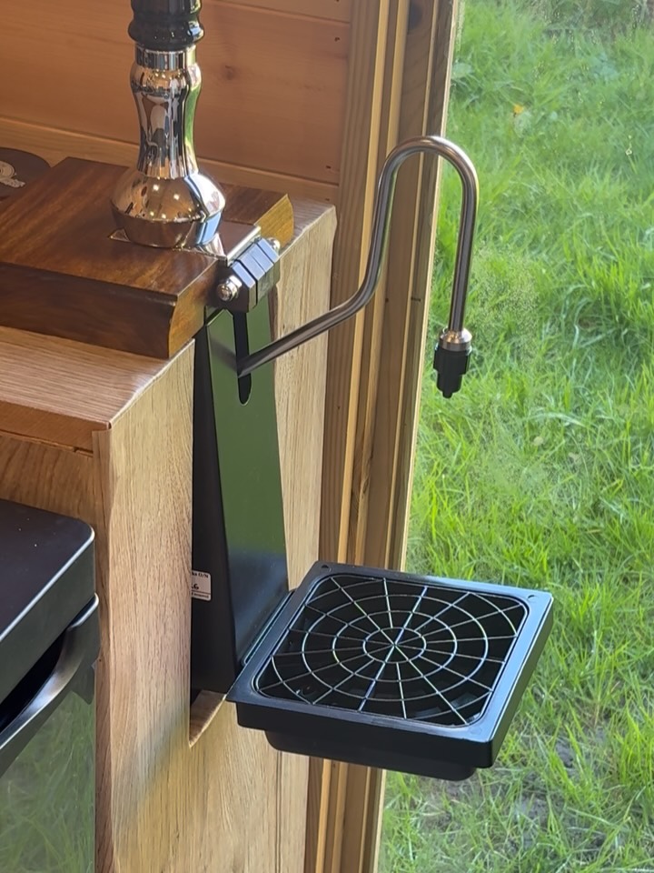 Very happy!
Still needs a bit more conditioning, I tried it three days early but I was really keen.
Anyway, even at this young stage, the beer is awesome!! It’s very clear, really tasty, and doesn’t last long.
Had a couple of pints already, went down a treat, my first hand pulled beer!
#beer #beerstagram #handpulled #homebrew