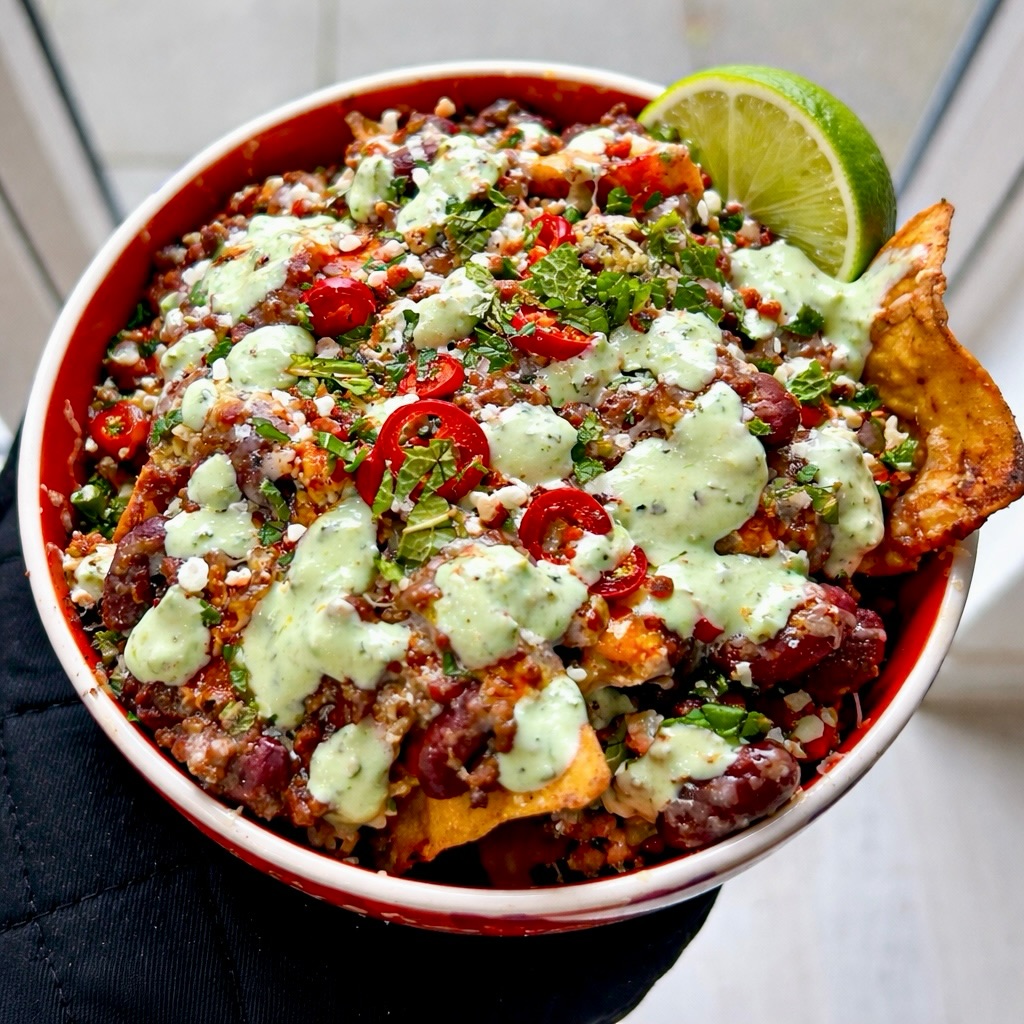 Chilli Beef Nacho Bowl, Lime & Mint Crema, Franks Red Hot, Green Tabasco, Cornish Cheddar 🌶️🍋🟩🌿
#cornwall #cornishfoodie #cornishfood #nacho #nachobowl