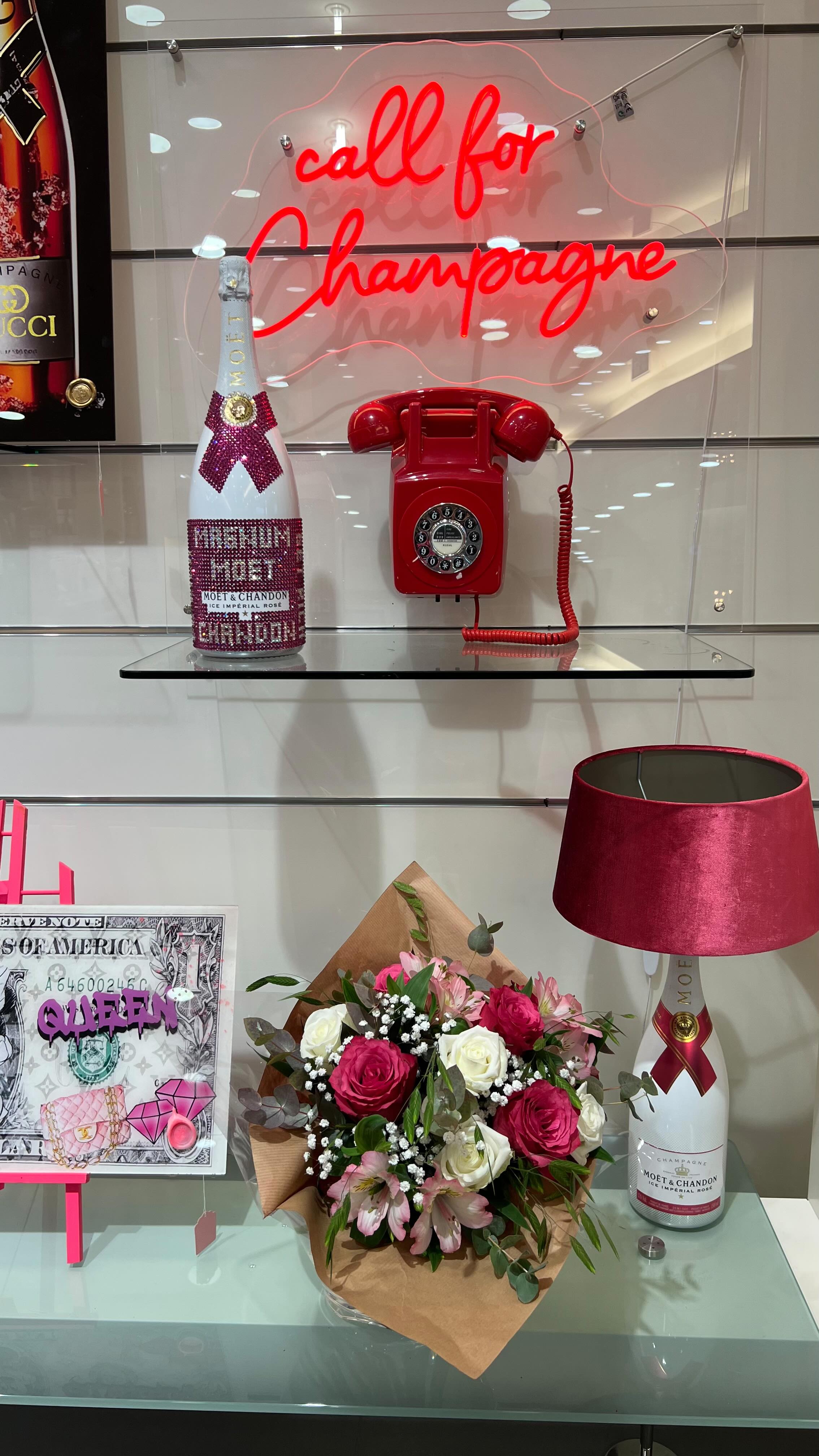 Blumen, Champagner, Glitzer und ein bisschen pink Willkommen in meiner Mädchen Welt 🩷