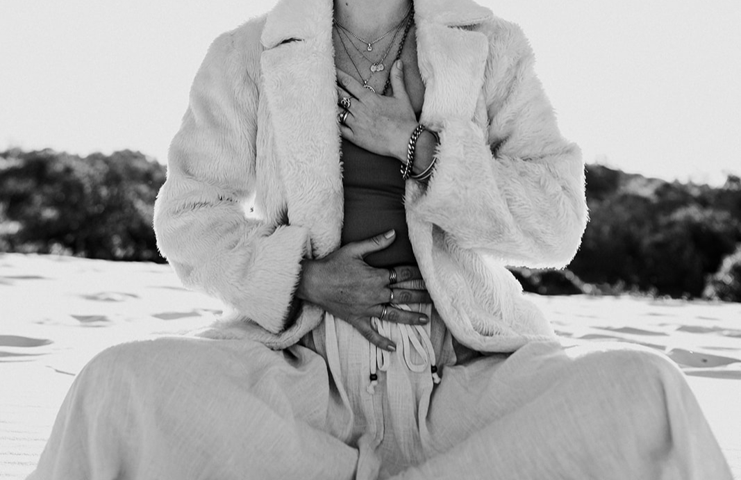 Five minutes. Anywhere. Real relief. Ready? Iâm with you. đż
1) Anchor your breath - 3 slow inhales, 3 long exhales. Feel the belly rise and fall. Repeat once.
2) Five-sense check-in - name one thing you can see, hear, smell, touch, taste. Keep it simple.
3) Two-minute sit - soften your shoulders, unclench your jaw, follow the breath, let thoughts float by like clouds.
Try this while waiting for the kettle, during a work break, or between wrangling the kids. Itâs ADHD-friendly: short, clear steps that ground you fast. I use this sequence every day and it genuinely calms my overwhelm and it can help you too.
How did you feel after one round? Share below, I read every comment and love to hear how it lands for you. đâ¨
#MindfulnessAnywhere #EvansHead #ADHDFriendly #CosmicPrana