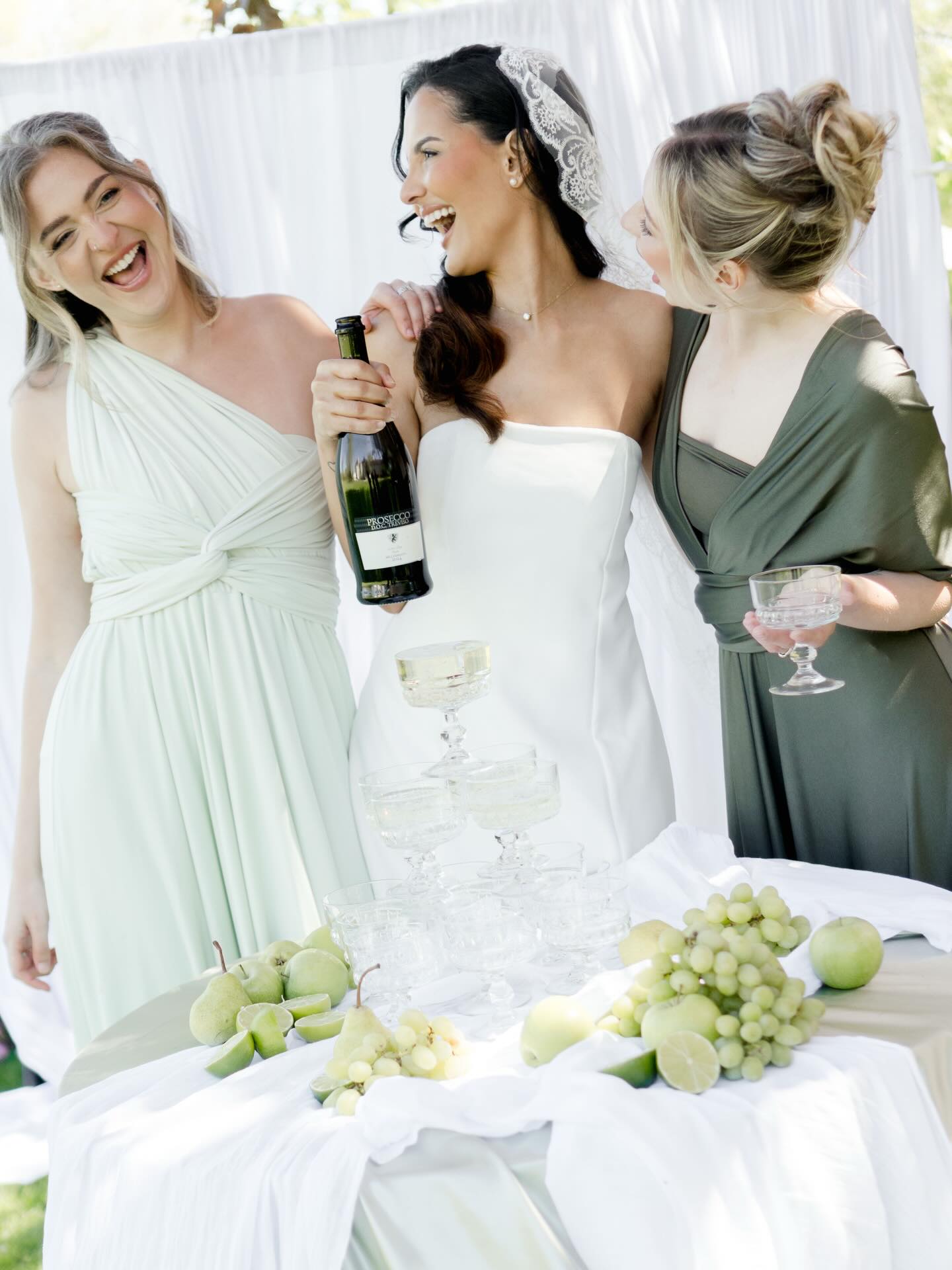 I’m officially ready for summer ☀️
Ps. decorate your tables with fruit - it looks 👌🏻
Previews from a very sweet, bright and windy day! I have a huge job editing so many amazing photos and videos. So much more to come…
Concept, Photography + Film @ivorywhitewedding
Bride Model @raquelmarmello
Bridesmaid Model @_karenwhyte
Bridesmaid Model @louiseparkermodell
Bridesmaid Model @sallybrownmodel
Bridesmaid dresses @laclosetdechanel
Florals @thefloralhire
Cake @lucas_cakes
Stylist/Props @partysquared_weddings
Hair @Lovelyweddinglocks
Hair @shannonsalon
MUA @makeupbymegvic
MUA @wildorchidmua
Venue @thatamazingplace
#essexweddingvenue #uksummerwedding #summerweddings #weddinginspiration #essexweddingphotographer