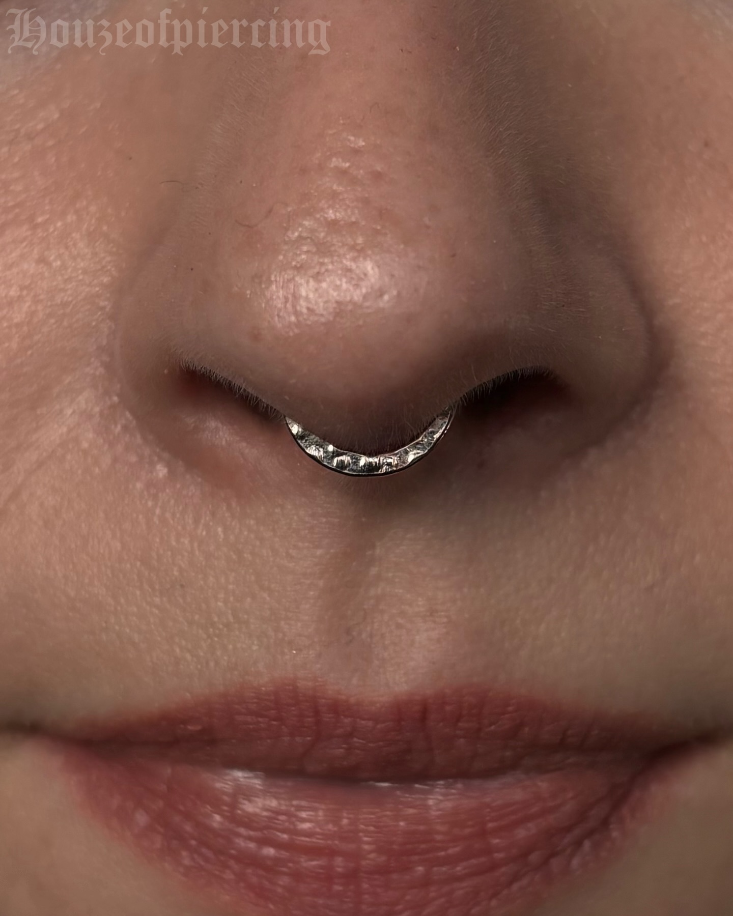 A little change can make you feel brand new ✨ septum fitted with a distressed flattened seam ring from @apex.handcrafted
🖤 @venusinfurs.ie 14 Exchequer St, Dublin 2
⛓️ Tuesday to Saturday, booking link in bio
#piercing #piercer #septum #septumpiercing #safepiercing