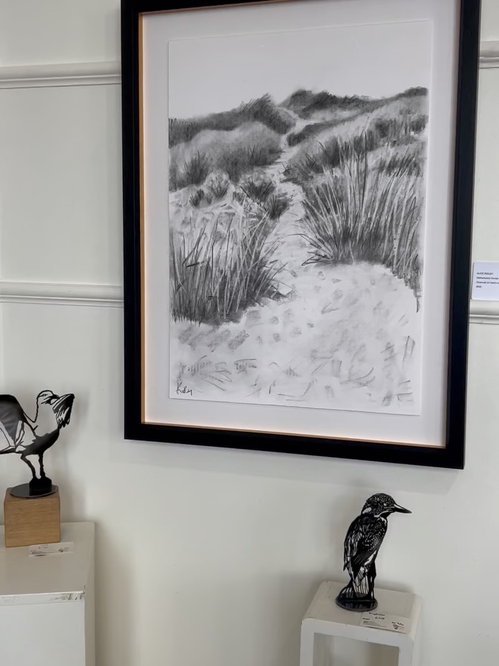 We are now at @artspace_woodbridge for the week so come in and say hello! Lots of new work from us both @alicesarthouse and @spadgeart
Open from 10am - 5pm everyday.
#artspace #exhibition #suffolkart #suffolkartist #suffolklife