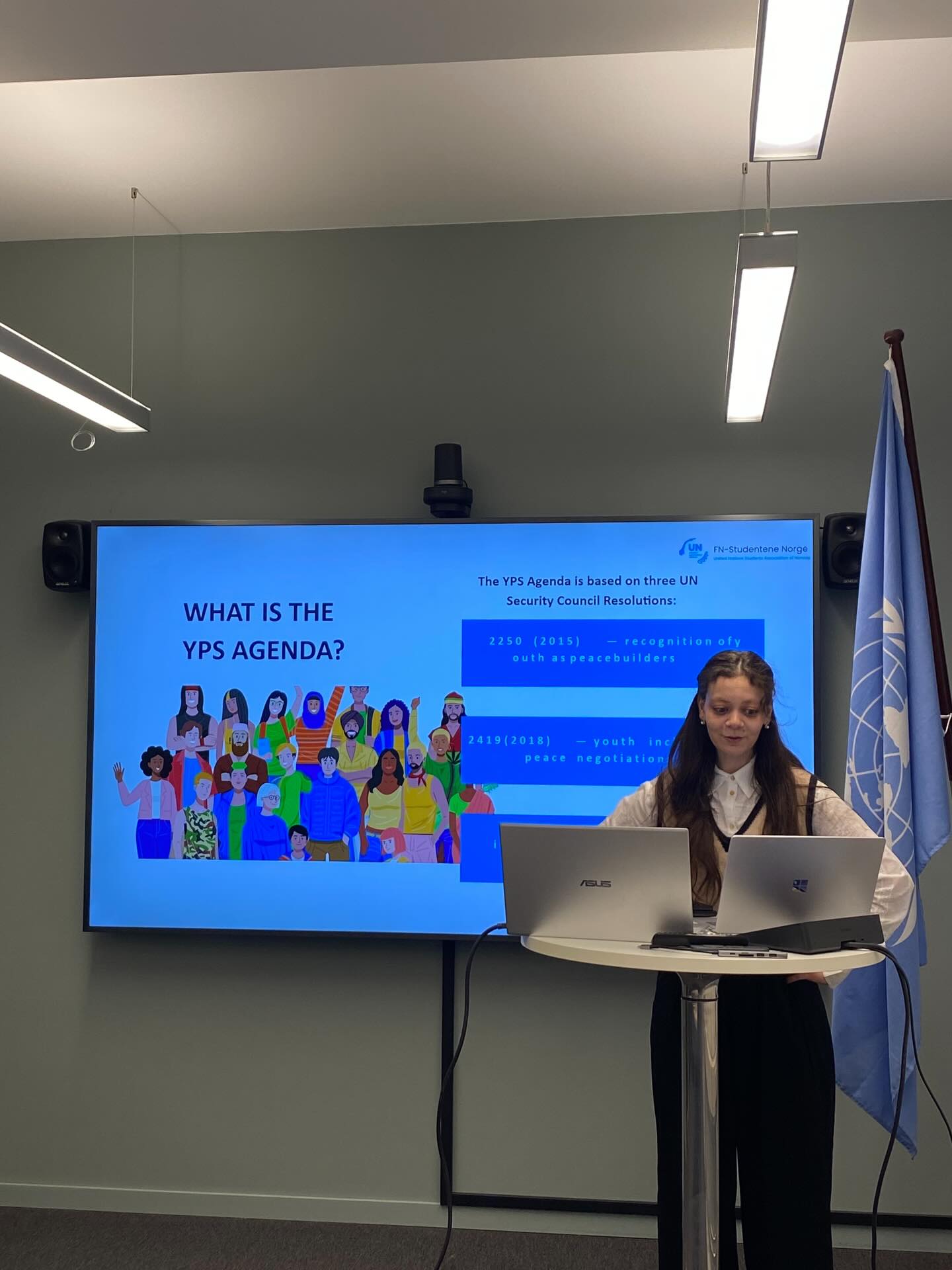 This evening we brought together engaged young people for an introduction to the Youth, Peace and Security (YPS) agenda 🌍
Participants gained insights into how youth are affected by conflict, but also the crucial role we play in creating peace and driving change.
Following the presentation from our political manager, we hosted an interactive workshop where participants worked in groups to discuss key priorities within YPS, before sharing their ideas with everyone 💬
A big thank you to everyone who joined, contributed, and shared their perspectives! 💙
Together, we continue working to ensure that young people are not only heard – but have a seat at the table where decisions are made 🙌