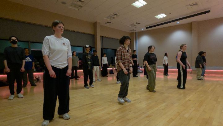 KMDC TRAINING CLASS FOR BEGINNERS ♡
FOOTWORK TRAINING
WE LEARNED
-BASIC BOUNCE
- SKATE
- BILLY STEPS
- SPONGEBOB
YOU WILL THOSE WHEN YOU MEET THEM IN CHOREO CLASS! HWAITINGGG