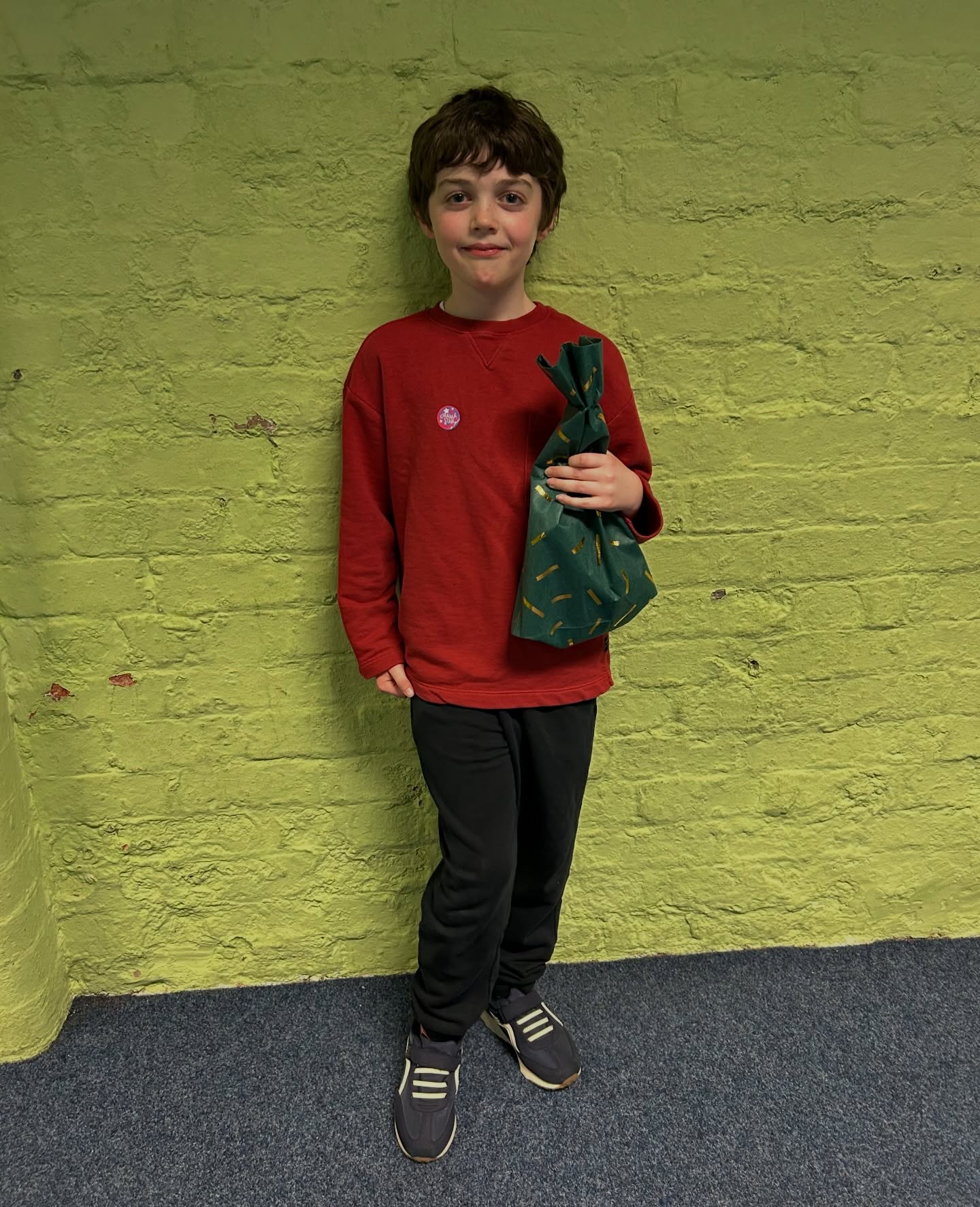 Well done to the fabulous George for being our Juniors Drama Star of Spring Term. Who’s going to win this term? 🤔 😉
George is a lovely young man with loads of friends at Theatre on Foot, who’s creative, kind, and mega fun to hang out with. He’s a real giggle, he gets involved with everything we throw at him, he’s always helping others in his Juniors class, and he’s a JOY to teach. He’s also an awesome young actor!!! 🎭
Well done, George. And have fun eating all those Candy Kittens. 😉
#drama #class #juniors #liverpool #aigburth