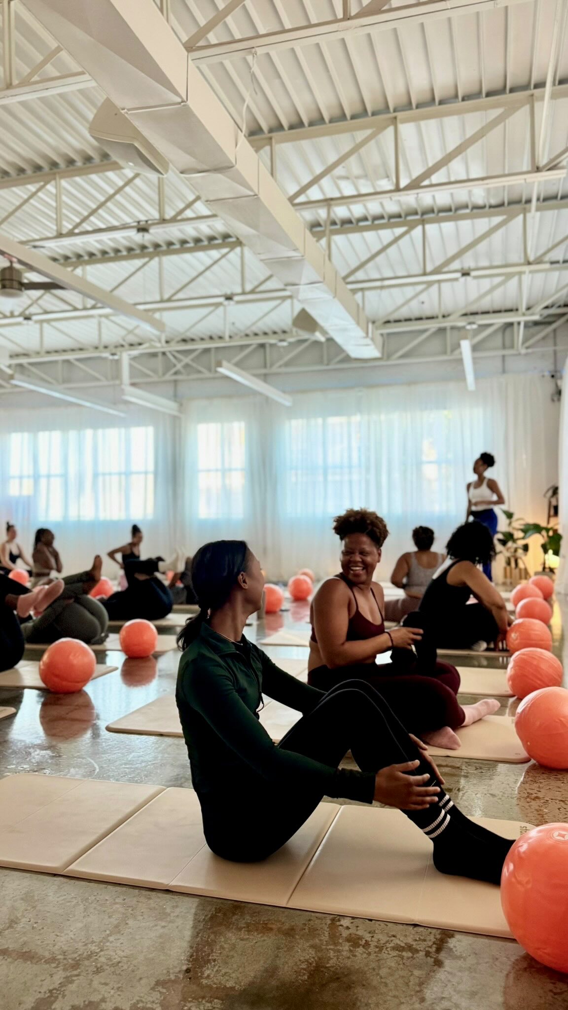 New to KKRU? It’s your time to Keep Reaching Up.
Try out ALL of our group classes for 2 weeks! Check out our $70 intro offer for unlimited Pilates, Yoga, and more! Link in bio to purchase & start booking 🔥