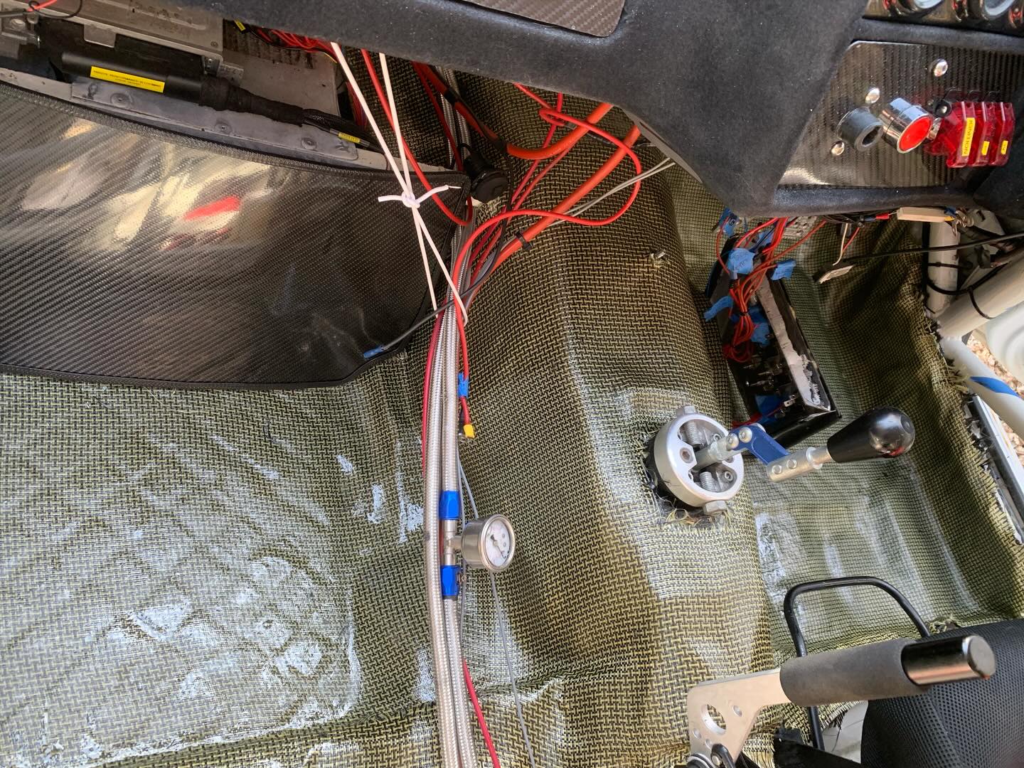 Kevlar floor and tunnel in progress
#cosworth #rscosworth #sierracosworth #rallycar