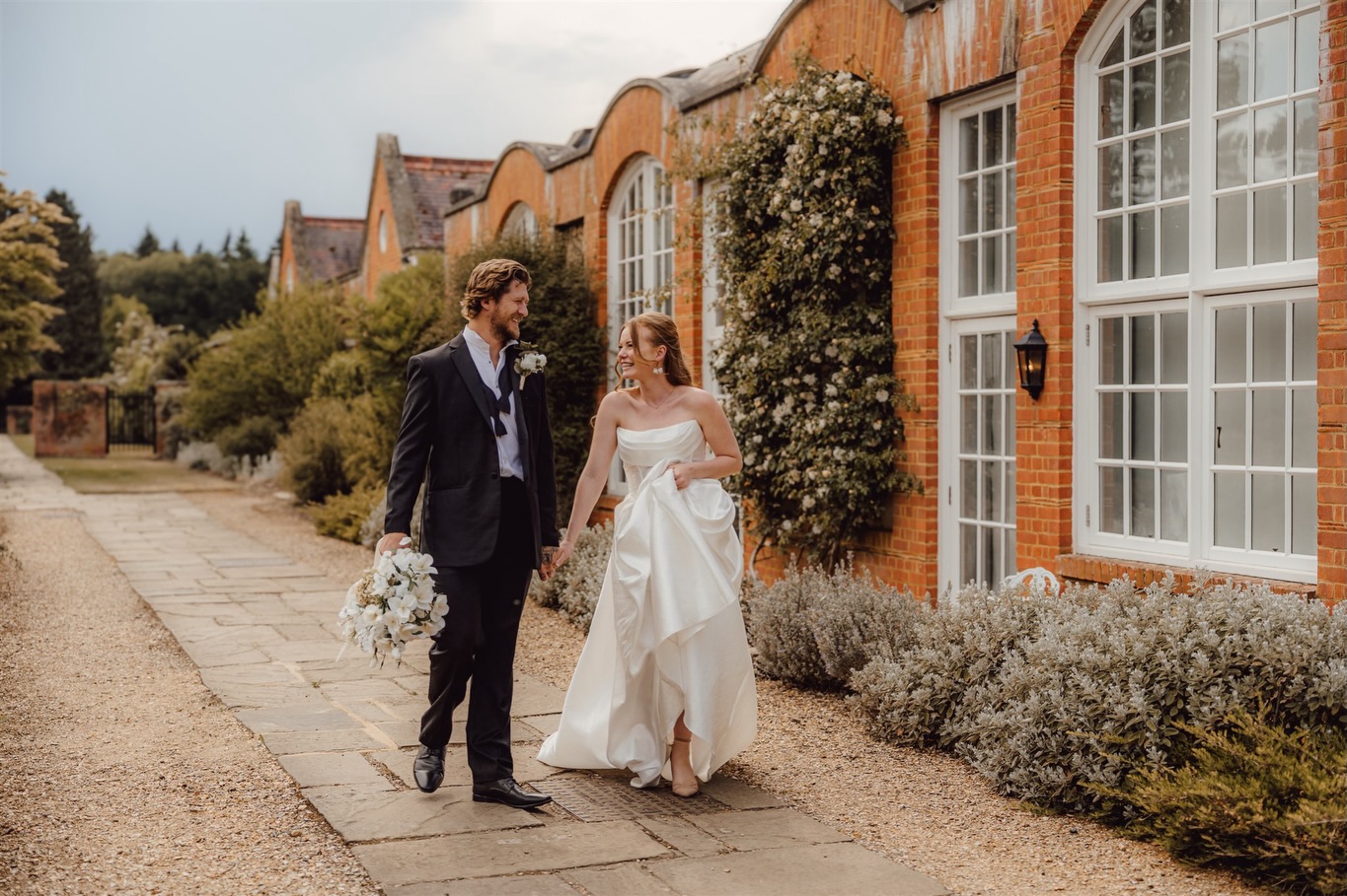 Wedding goals @tylneyhallhotel ✨! The gorgeous grounds and scenery create an idyllic backdrop for capturing love, laughter, and unforgettable family moments.
#tylneyhall #wedding #weddingphotography #tylneyhallhotel