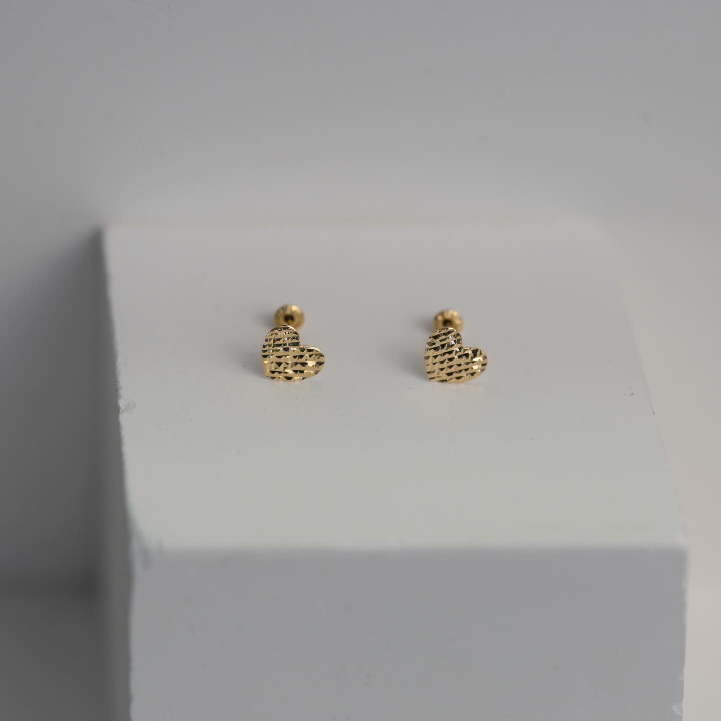 More 14k solid gold studs coming soon
.
.
.
.
#seesea #lovefromthesea #waterproofjewelry #solidgoldstuds #14ksolidgoldjewelry