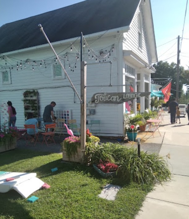 4/5 for gluten sensitive as the strawberry and blueberry had gluten. Delicious vanilla bean and they had the best tasting natural coloring sprinkles! Lots of all natural Popsicles and homemade ice cream chocolate chip cookies to choose from. I would have liked to see marshmallow cream as a topping. Adorable beachy colors and fantastic location on the corner. Chalk and outdoor games for kids. Park a block down in gravel area for parking. Popular spot!
Thanks Psalms 118:17, so glad you enjoyed your visit and ice cream. We are working on having more gluten free ice creams.
#ilovetastytoucan #icecream #milkshake #kentisland #madeinmd