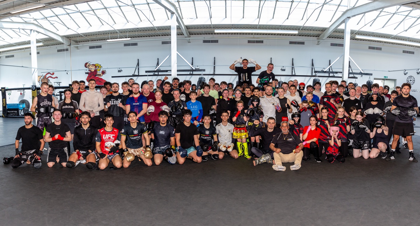 Sparringstreff bei Golden Punch💥
Danke an alle dabei waren🙏
📸 @jeffrey_kogens
#sparringday #training #fight
