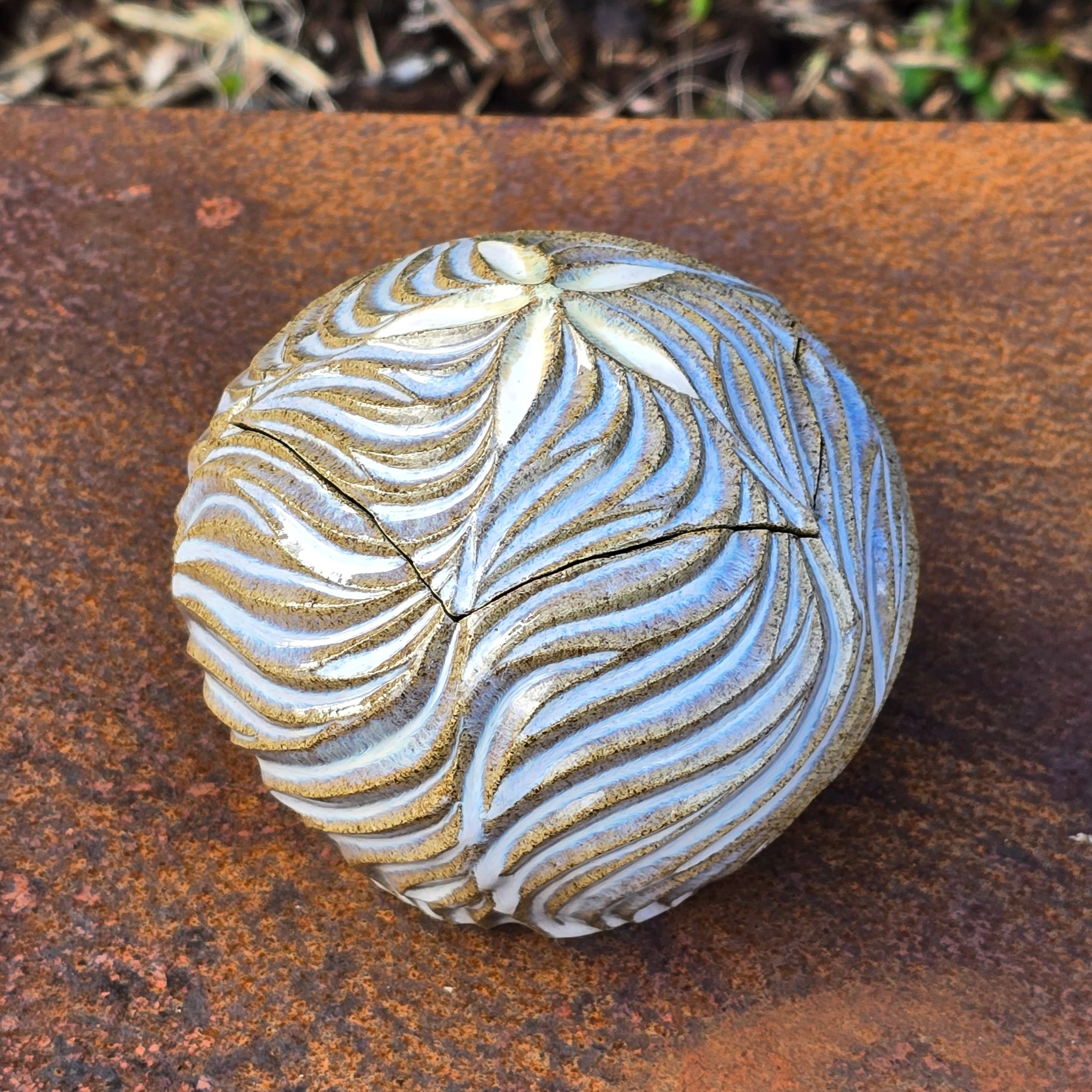 Carved little part urn
#diamondcoretools