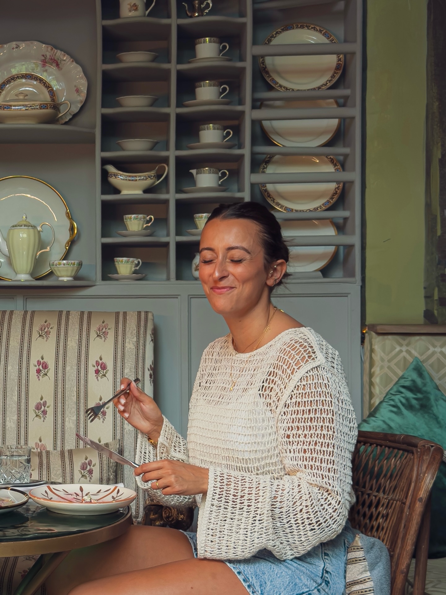 Le déjeuner à la Villa, un vrai moment de plaisir.
_______________
Lunch at the Villa, a true moment of pleasure.
@amazozgroup members
Ouvert 12:00 — 02:00
7/7
Reservations 🔗 in bio
Maison de famille & de fêtes depuis 1936
Cuisine à partager
📍 7, Rue Ibn Rochd, Marrakech Medina — Parking sur place
📞 +212 (0) 6 69 09 08 28
✉️ contact@villa-aaron.com
🌐 villa-aaron.com
#villaaaronmarrakech #babaaaron #maisondefetes #marrakechmedina #restaurantvintage