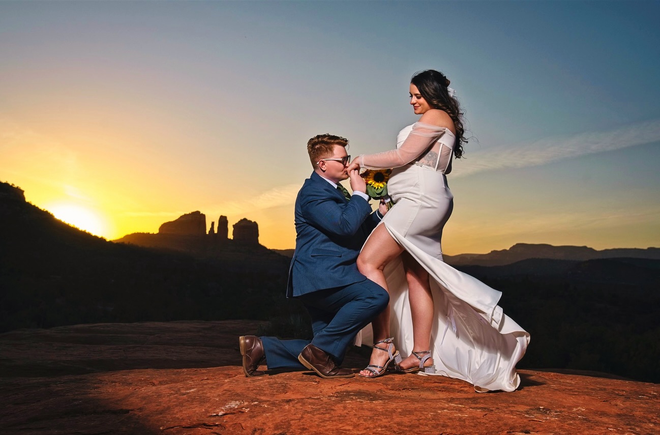 Congratulations to John and Jill! Thank you for choosing me to capture your Sedona Elopement. God bless you both with many years of fun adventures together!
#sedonaweddingphotographer #sedonaelopementphotographer #sedonafamilyphotographer #sedonaphotographer #arizonaelopementphotographer