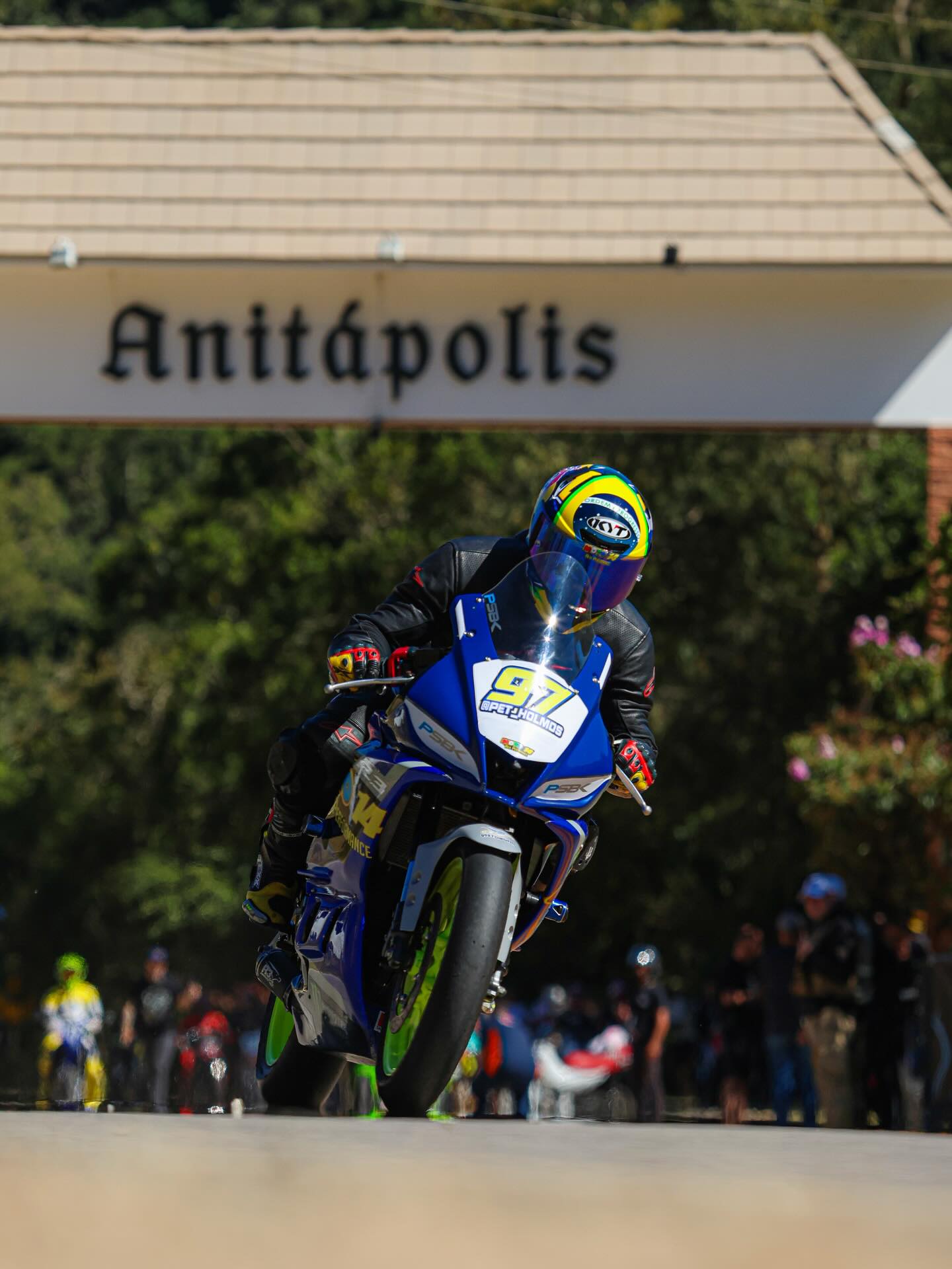 O nosso sábado foi daquele jeito 🔥
Chegamos na metade do final de semana com muito treino, energia boa e tudo alinhado para o grande dia.
E para amanhã os motores já estão quentes para a prova 🏁
📸 @lightzfilmes