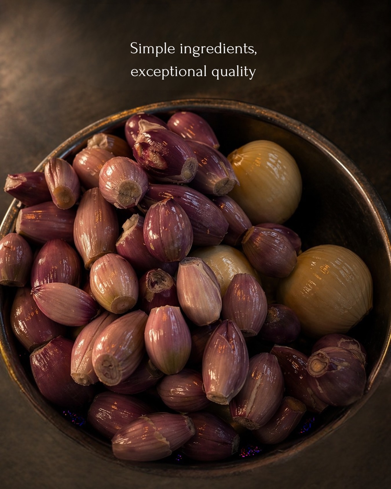 Simple ingredients. Exceptional quality.
We work exclusively with the finest ingredients and suppliers to ensure the quality of each dish.
#luxury #premium #quality #swiss #food