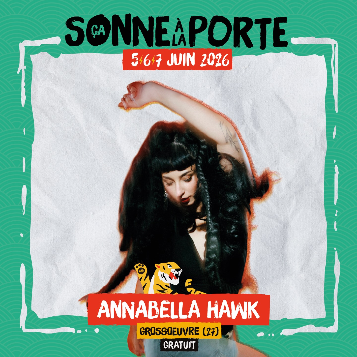 ⚡️💚 FOCUS on @annabellahawk 💚⚡️
Portée par une palette vocale étendue, un phrasé percussif et une interprétation profondément soul, Annabella façonne un univers romantique, à la fois solaire et mélancolique. Sa voix passe avec aisance de graves veloutés à des aigus espiègles, révélant une sensibilité vibrante. Sa musique, instinctive et libre, mêle pop alternative, hip‑hop alternatif et touches de UK garage, tout en naviguant entre le français et l’anglais, chaque langue ouvrant une nuance différente de son identité artistique. À travers ses textes, elle explore la sensibilité féminine, la complexité des émotions et la fragilité des liens humains, s’inscrivant dans une nouvelle génération d’artistes hybrides, modernes et affranchis des codes. Son univers peut évoquer Sia, Amaarae ou Raye, mais Annabella affirme une signature personnelle où douceur, intensité et audace se rencontrent pour créer une œuvre profondément singulière.
✨ NOUVEAUTÉ : le ⚡️ FESTIVAL CSALP 2026 - Les 20 ans !⚡️ passe à 3 JOURS ! ✨ Rdv les 5,6 & 7 juin 2026 à Grossoeuvre pour les 20 ans du festival GRATUIT !
Évreux Portes de Normandie ⚡️ Ville d’Evreux ⚡️ Département de l’Eure ⚡️ Mairie de Grossoeuvre
#normandie #Rock #eure #evreuxnormandie #csalp