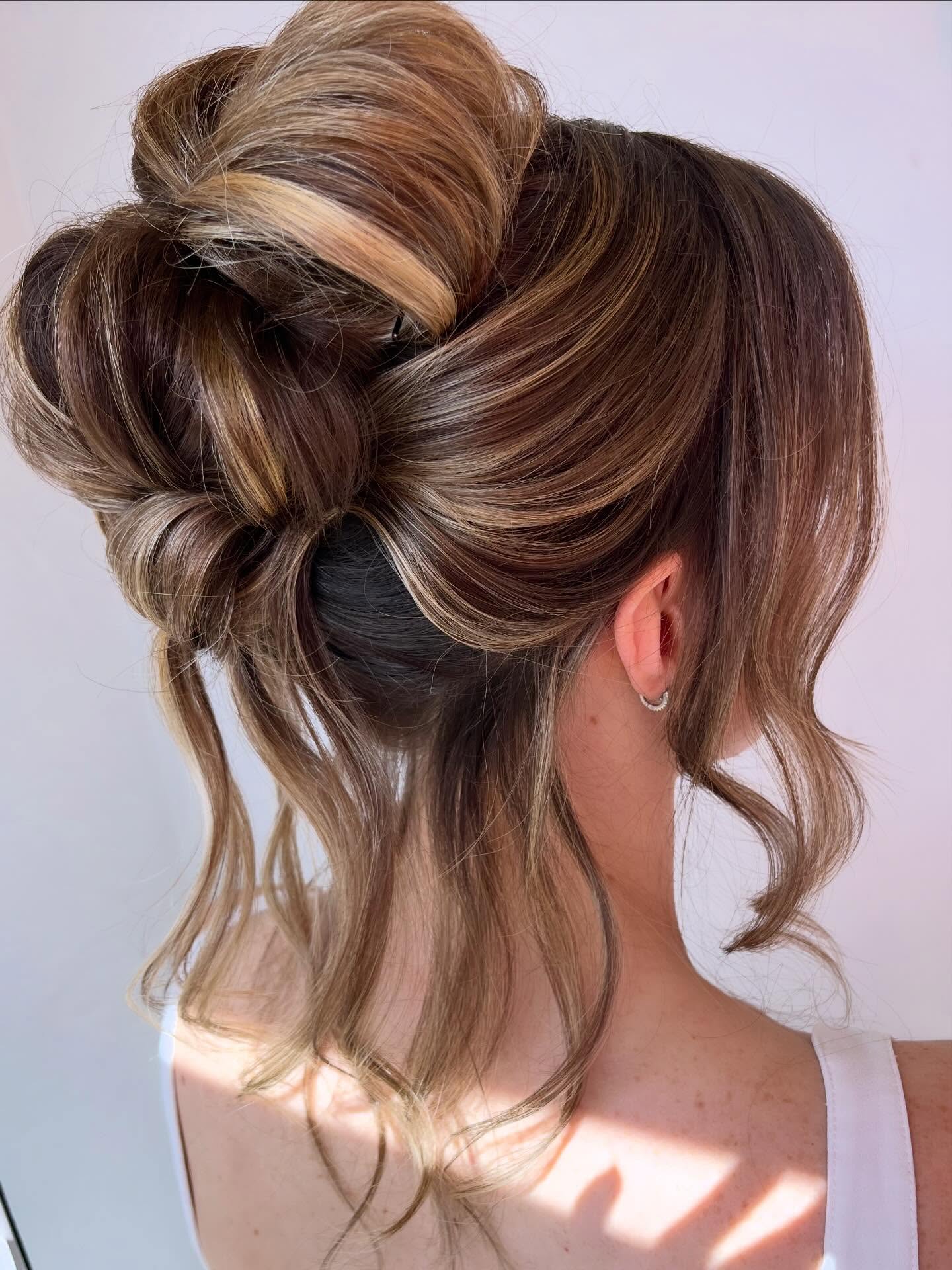 💌 2026 full until September
Taking bookings for 2027
Enquire on my website
Link in my bio ❤️
#weddinghairleicestershire #leicesterweddinghair #weddinghairstylistleicestershire #bridalhairstyle #bridehairleicester