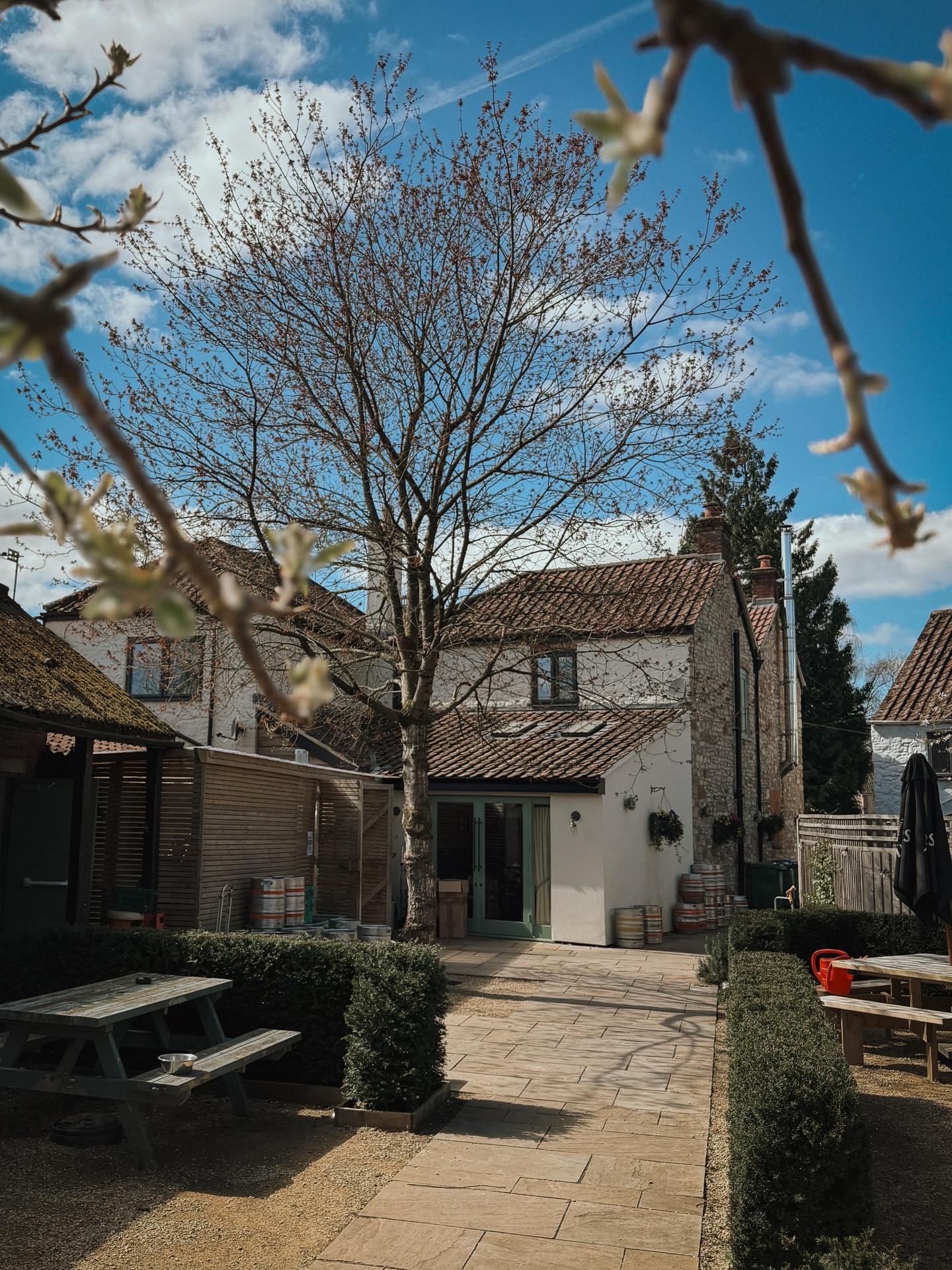Nothing quite like a sunny pub garden… and the weather is definitely on our side this week. Pop in for a pint and a bite to eat and make the most of it 😎