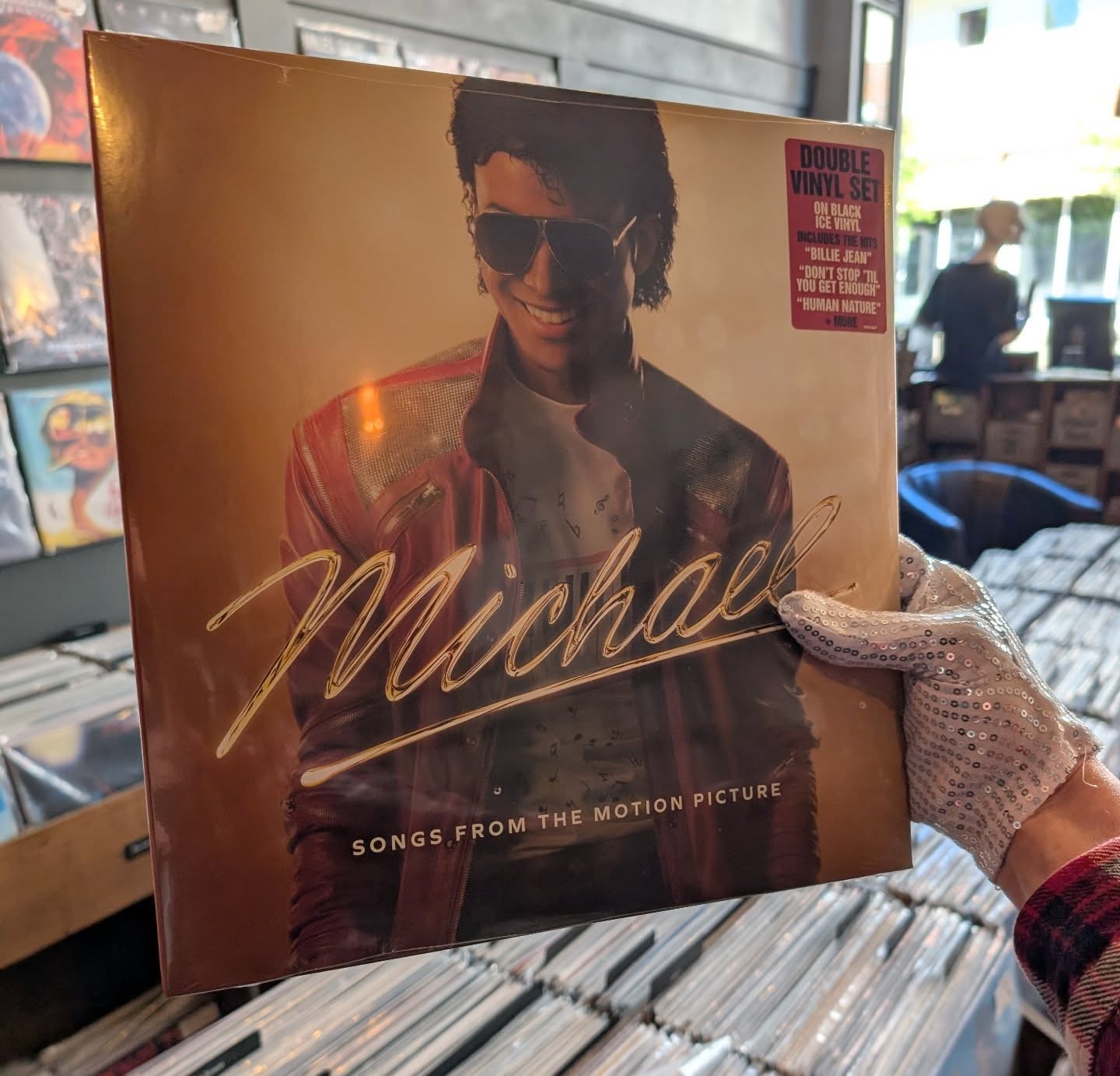 🚨 NMF 🚨
Chamone mother funksters.
I am back!
The shop is open again from 10-5 today and tomorrow.
Loads of new stuff in and released today including the soundtracks from the Michael Jackson and Elvis flicks.
The Foos have got a new one out, as does Noah Kahan, At The Gates and Zayn.
There's also some reissues from Lily Allen, Yes and The Zombies.
As usual get in touch if there's anything you fancy.
Tee hee.
#thesecond45 #llanellirecordstore #newmusicfriday