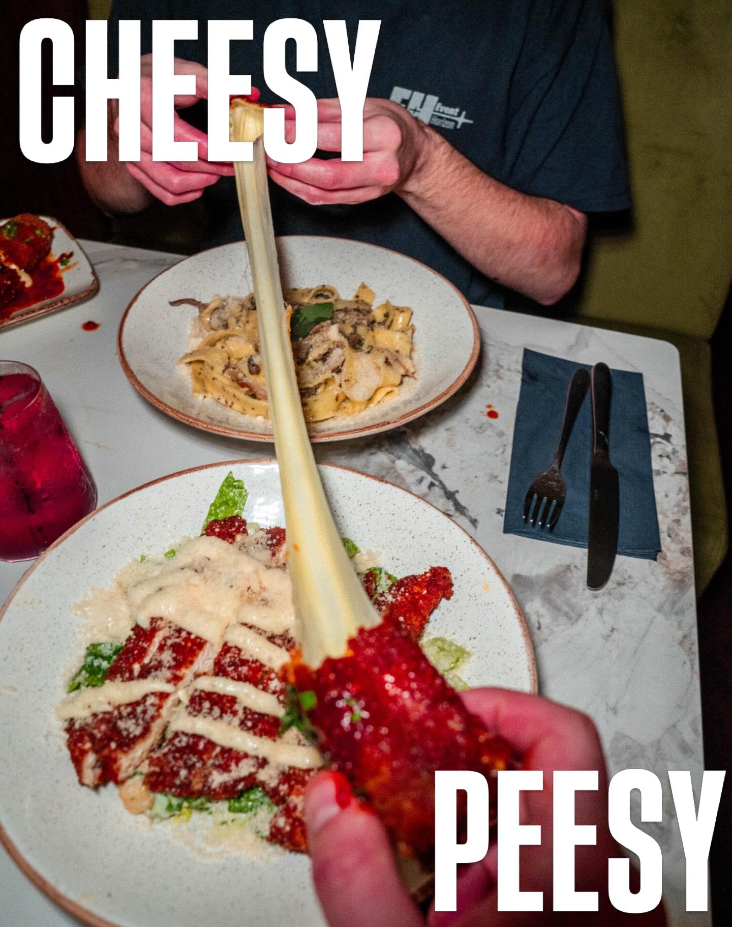 Our mozz sticks come generously lathered in two sauces, what you picking ?
Nduja honey 🍯
Garlic honey 🧄
#deanos #cheesepull #mozzarellasticks #ndujahoney #saucy