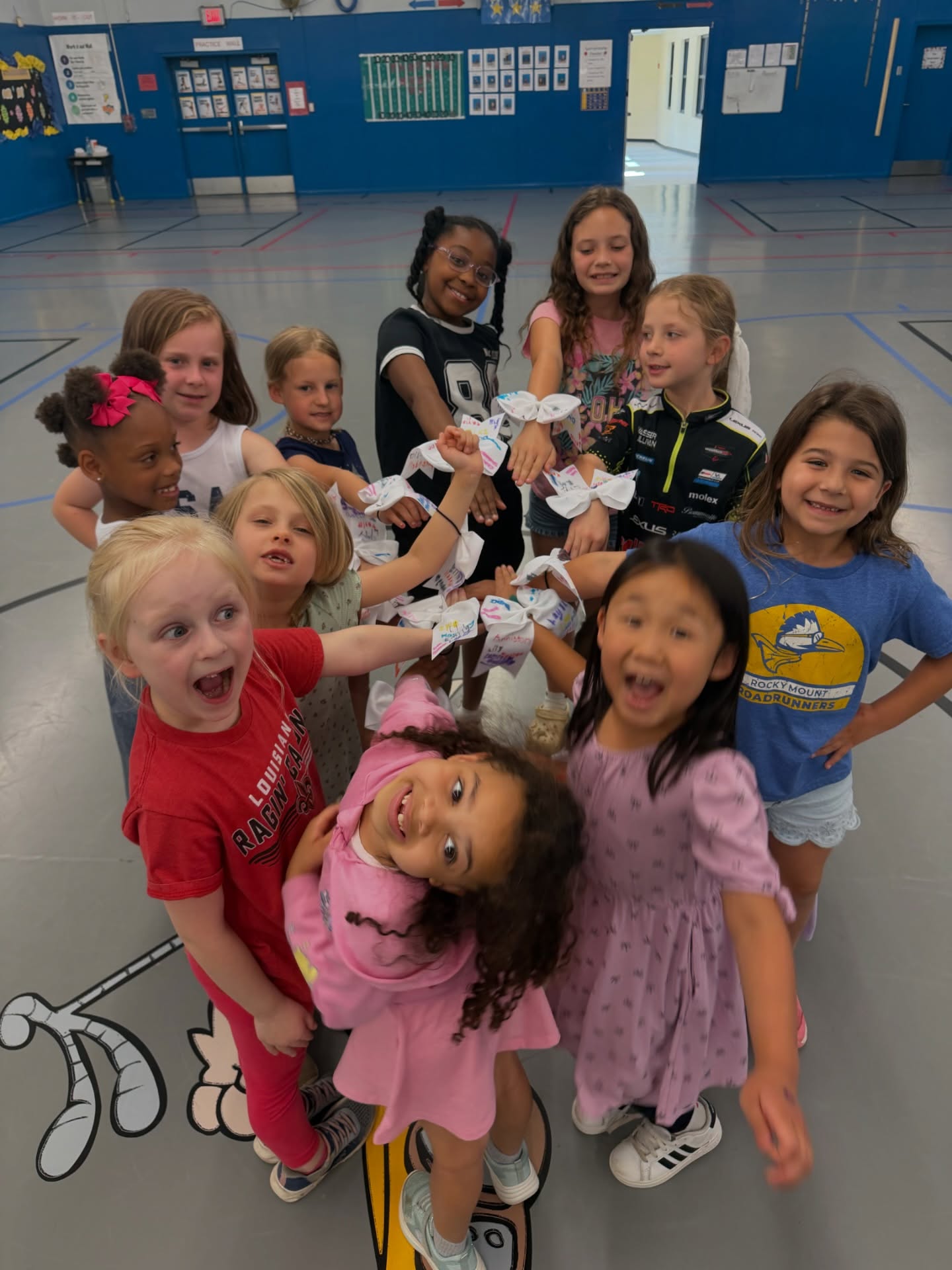 Happy FriYAY! Weโre wrapping up another amazing week ๐ฉท