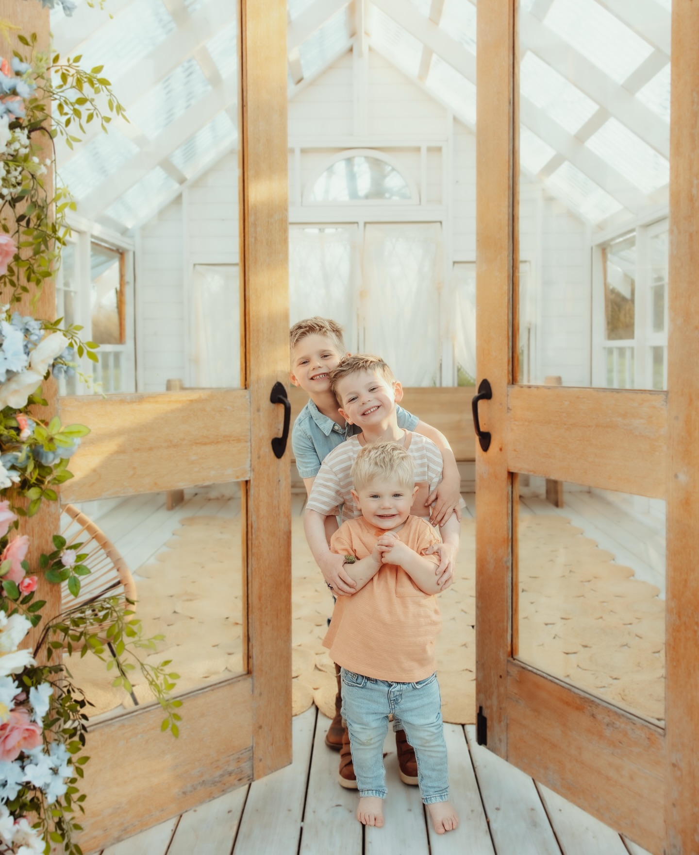 alright I heard you all and you want SPRING MINIS! So we are so doing them!
Date: May 17th
Time: 5:00-8:00 pm (selected times)
Duration: 20 minutes
Location: @greenhousefarmkc (AND we will play in the grass and trees!)
Cost: $265 due at booking
There are 6 spots open! Can’t wait to see you all! 🌼☀️🐝🌱🌸 LINK IN PROFILE! 🫶🏼
#kansascityminisessions #kansascityphotographer #kcspringminisessions #minisessionphotographer