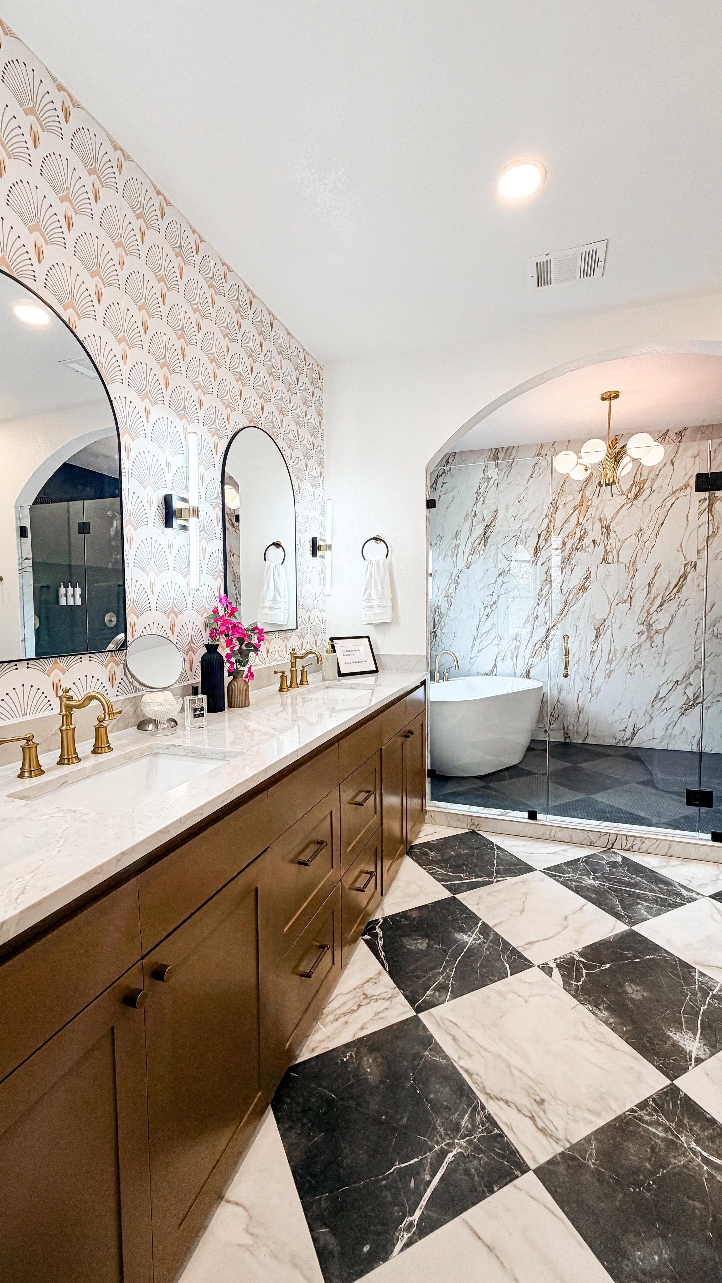 ✨ Hill Country Home of the Week ✨
Highpointe is delivering and I am HERE for it 😍
✅ Easy access to Austin
✅ Dripping Springs ISD
✅ Hill Country views & outdoor lifestyle
✅ Gated community with a true family feel
✅ $950K of designer finishes to come home to 🏡
5 beds · 4 baths · 3-car garage · 3,295 sq ft
DM me or drop “HIGHPOINTE” in the comments and I’ll send you all the details 👇
#Highpointe #DrippingSprings #DrippingSpringsRealEstate #DSISD #hillcountryliving
Listing by: @homesatxrealtor
Design: @donnaslackasaur