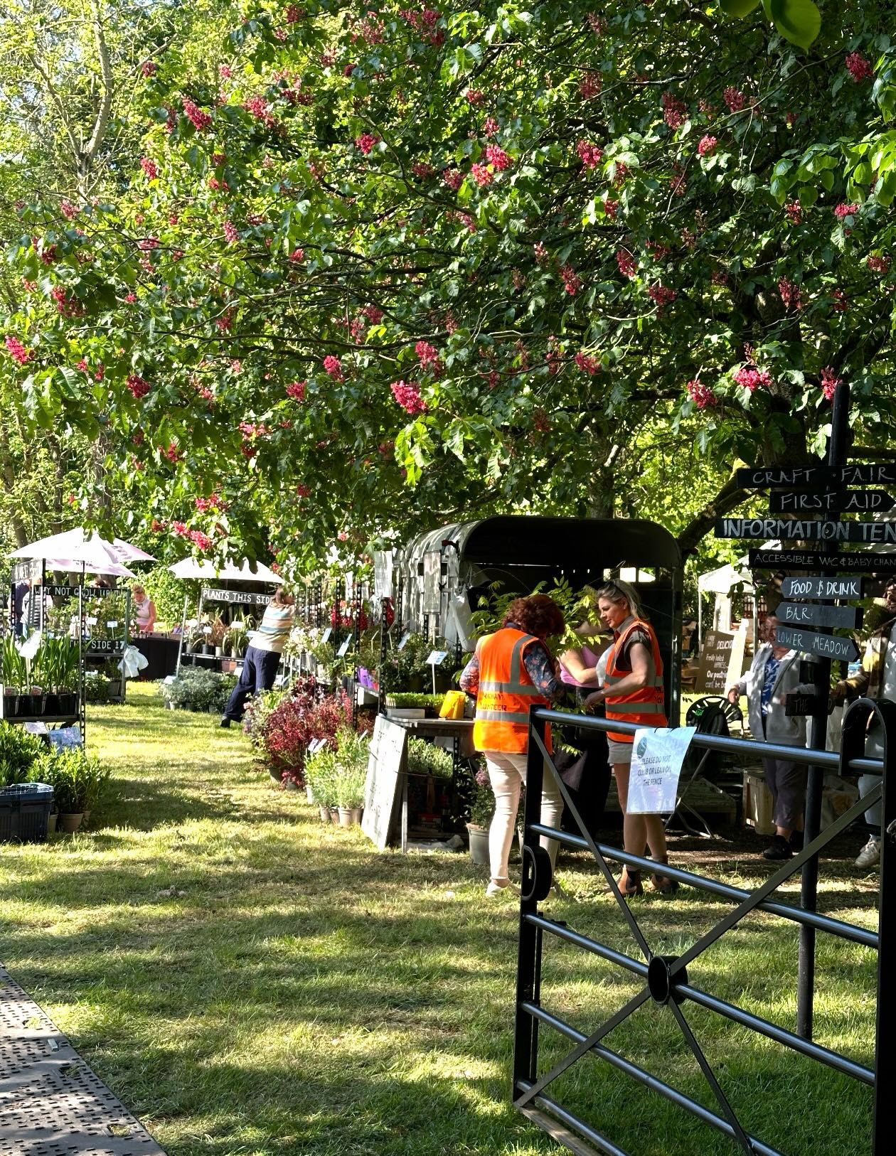 In two weeks time (Saturday 9 May) we will be welcoming you all to Barkway Market 2026, and we’re doing everything we can to make the sun shine on the day!! 🤞
.
We are really looking forward to hosting another fabulous event in our quintessential village, and most importantly, raising funds to support local causes.
.
We hope you can make it.
.
Tickets are now available - £5 for adults (16s and under are free) and there’s a suggested donation of £2 when parking (again this goes to the local Scouts who do a fantastic job helping out).
.
So please come if you can - no matter what the weather - and have an enjoyable time with us.
.
Our Market Guide is now available on our website and has all the details you need. All links are in our bio.
.
See you there!
.
#barkwaymarket #barkwaymarket2026 #barkwaymarketguide #barkwayvillagemarket #barkway
