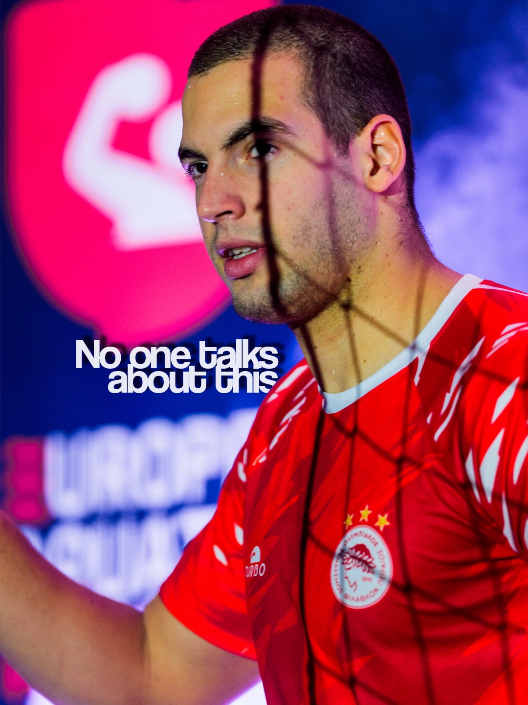 Everyone sees the game.🤽🏾♂️
But not this.🔥
The silence before.
The pressure.
The decisions.
And the respect after.
Which one is your favorite?
.
.
@sony.espana
.
#waterpolo
#sportsphotography
#fotografobarcelona
#waterpoloplayer