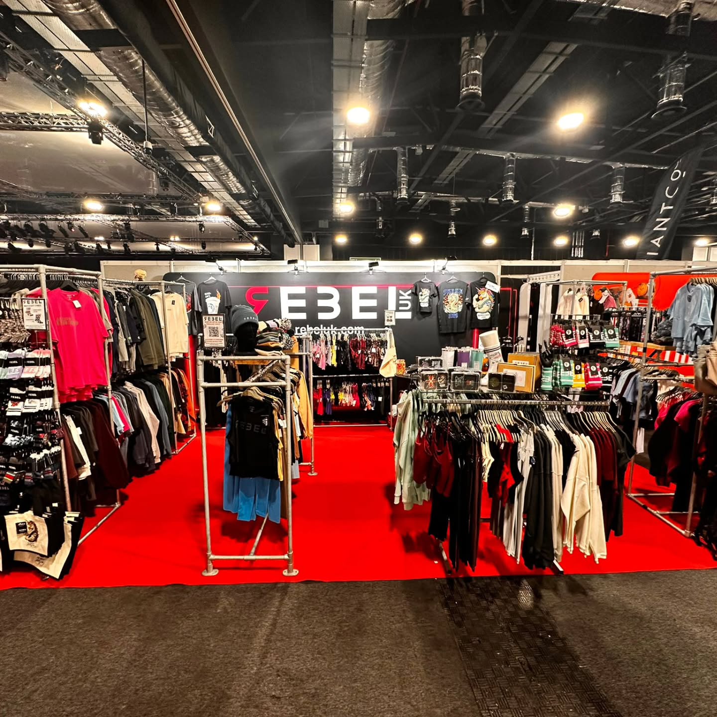Just 1 week now until the @worldfitnessproject 🤩 make sure you pop down to see our new range of products and grab yourself event exclusive offers✨️
#rebeluk #worldfitnessproject #functionalfitness